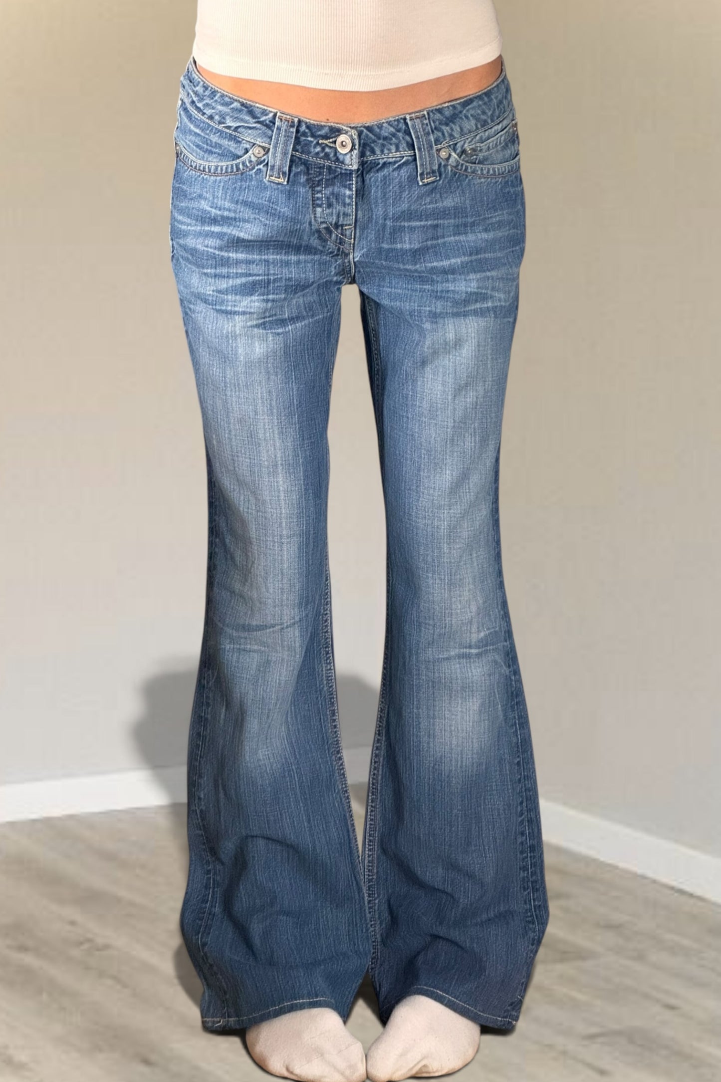 Lågmidjade jeans stl: (kopia 122)