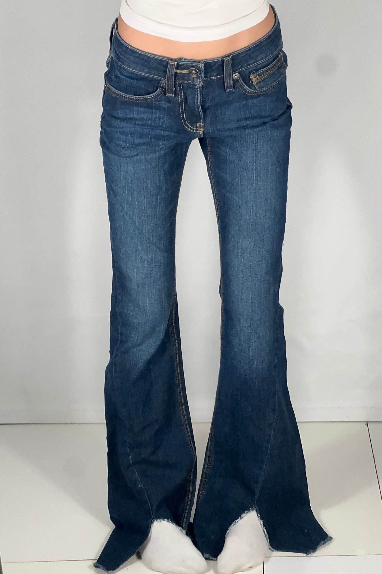 Utsvängda jeans stl: XS