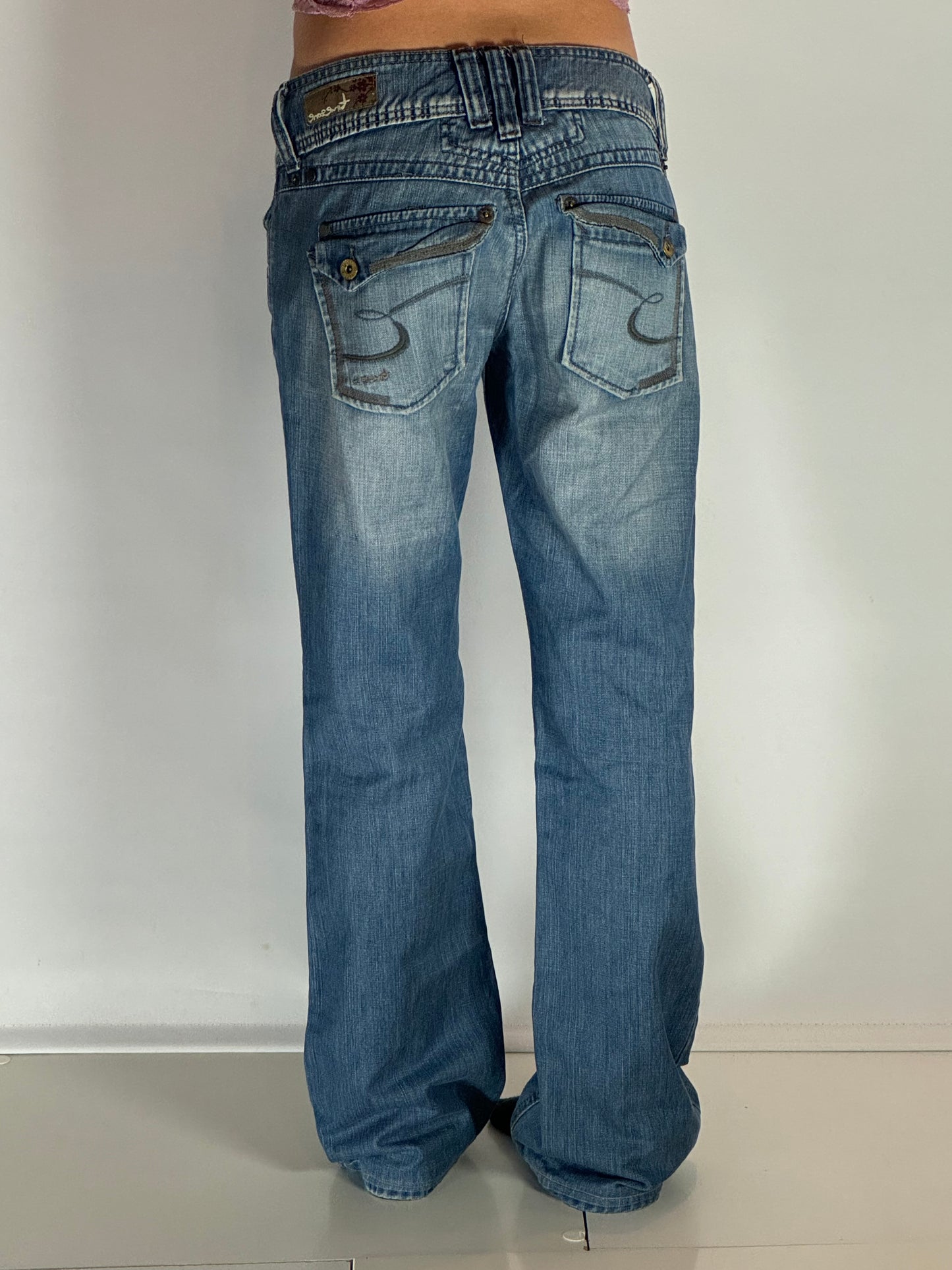 Lågmidjade jeans–stl: M