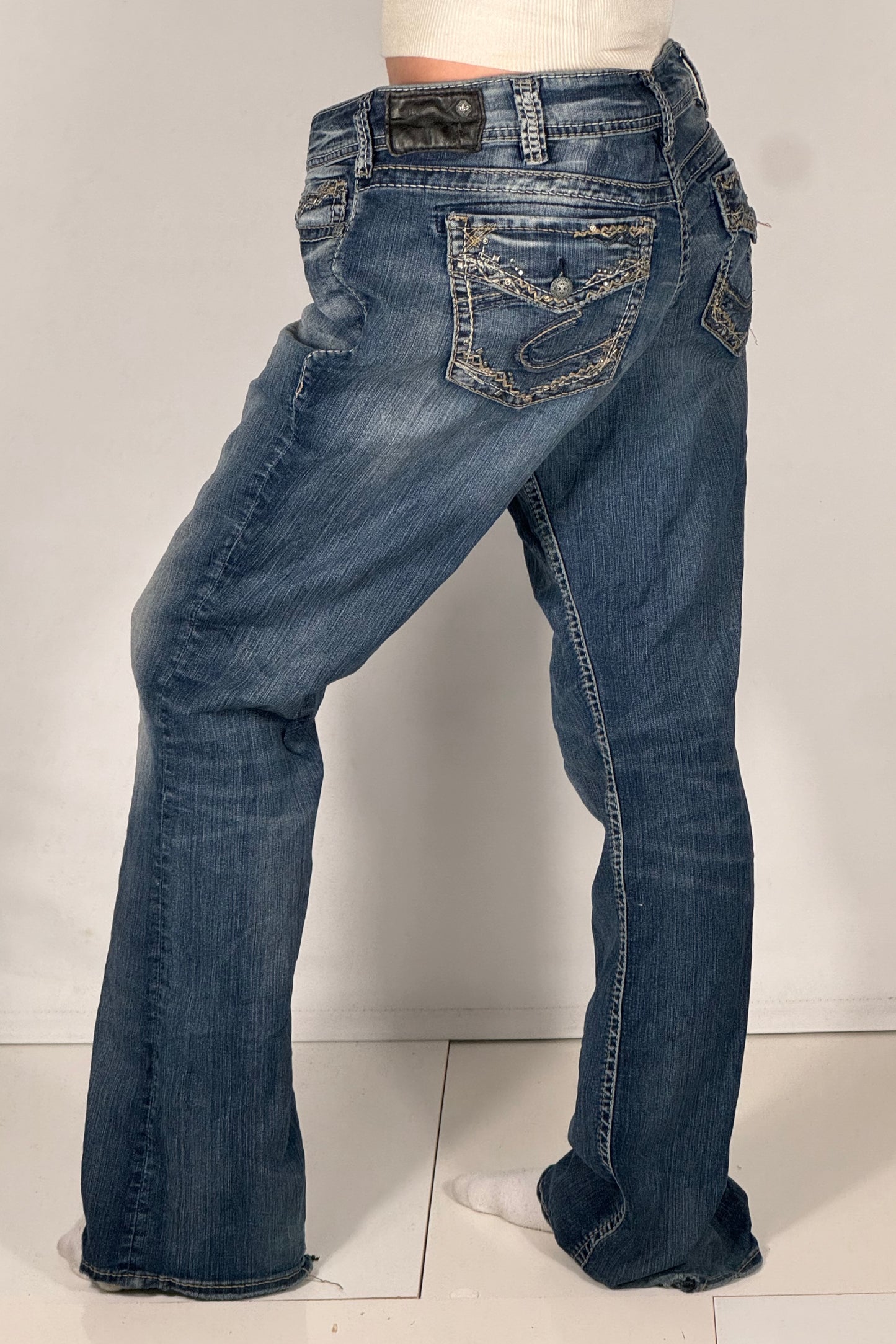 Utsvängda jeans stl: L