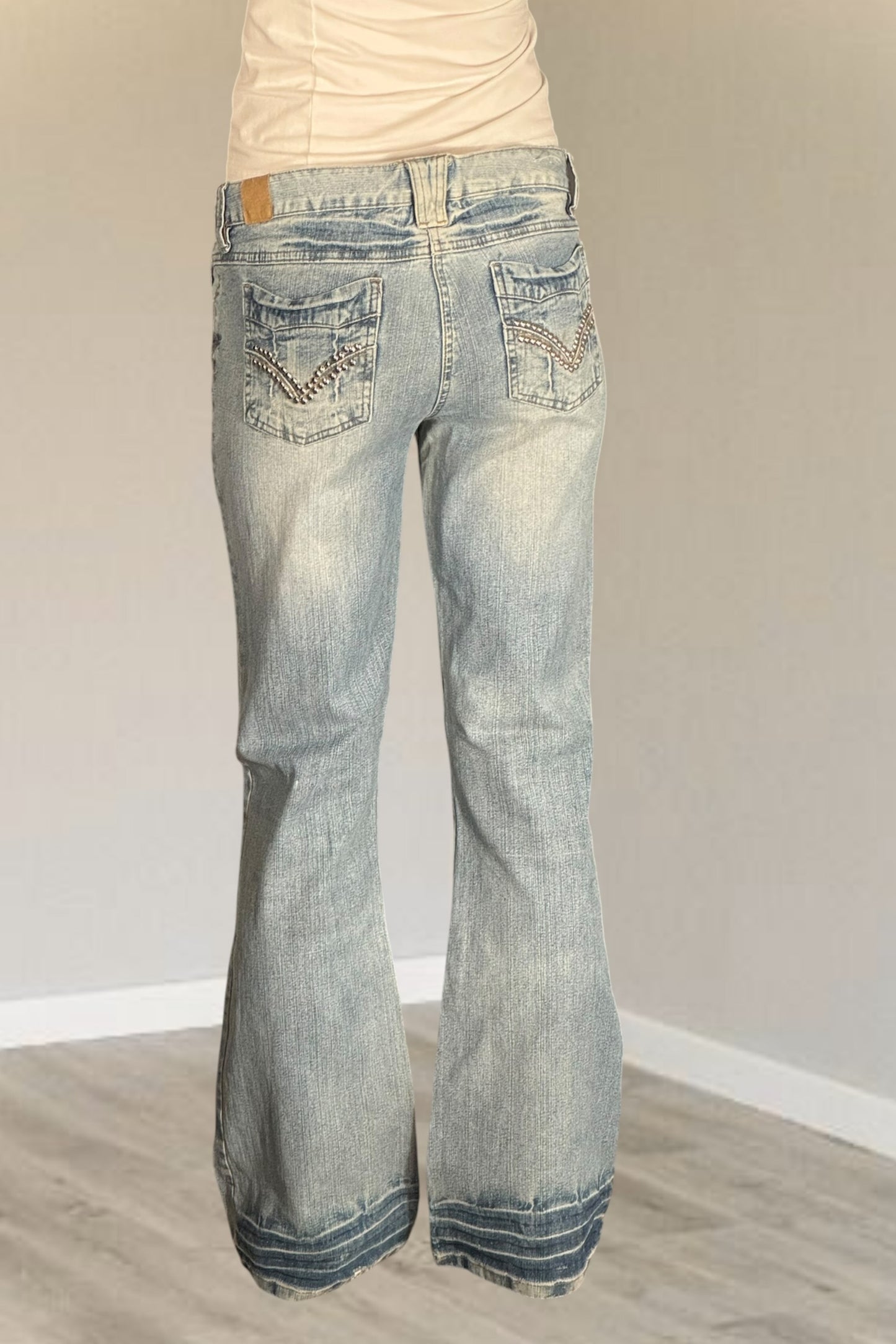 Utsvängda jeans stl: S