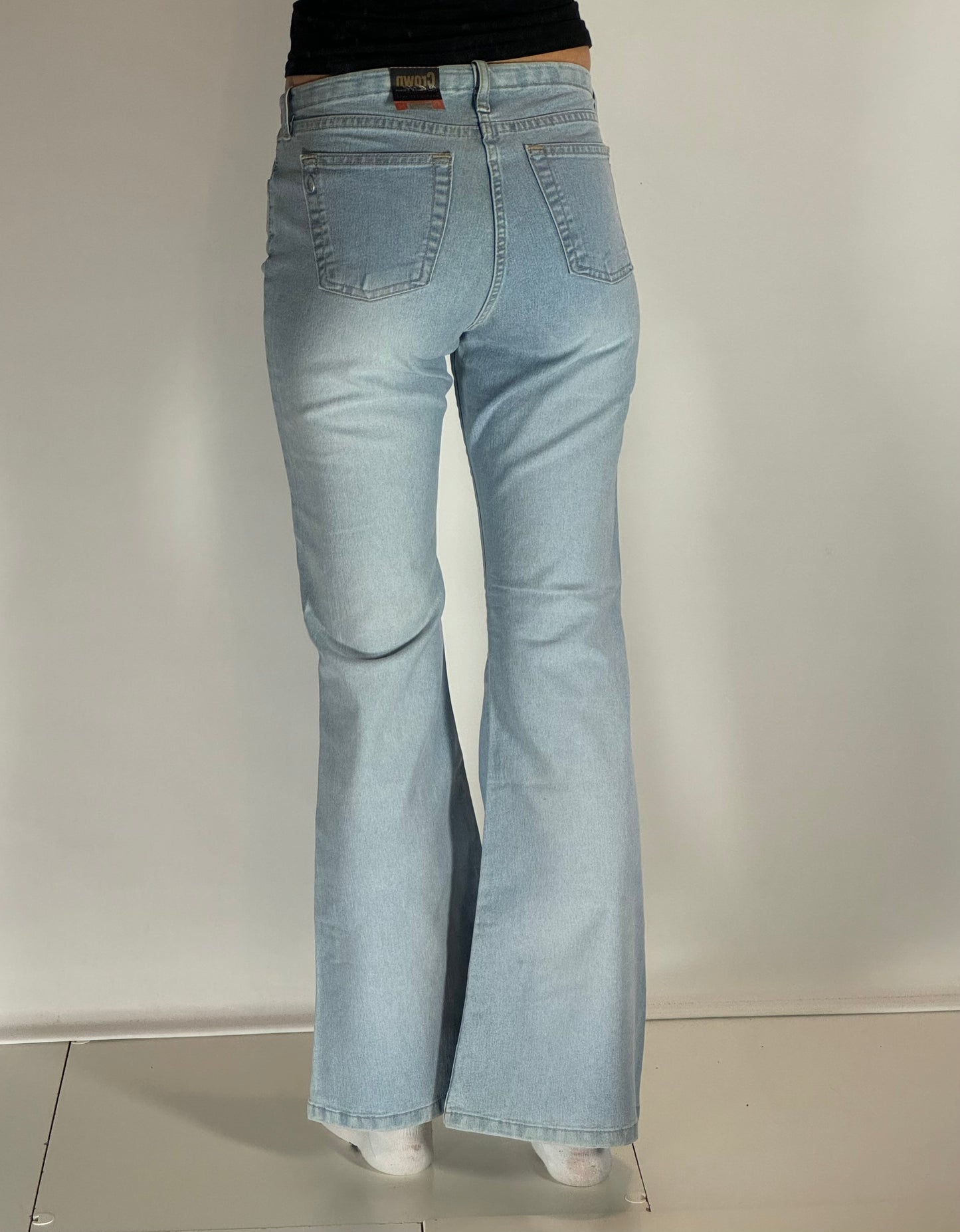 Utsvängda jeans stl: S