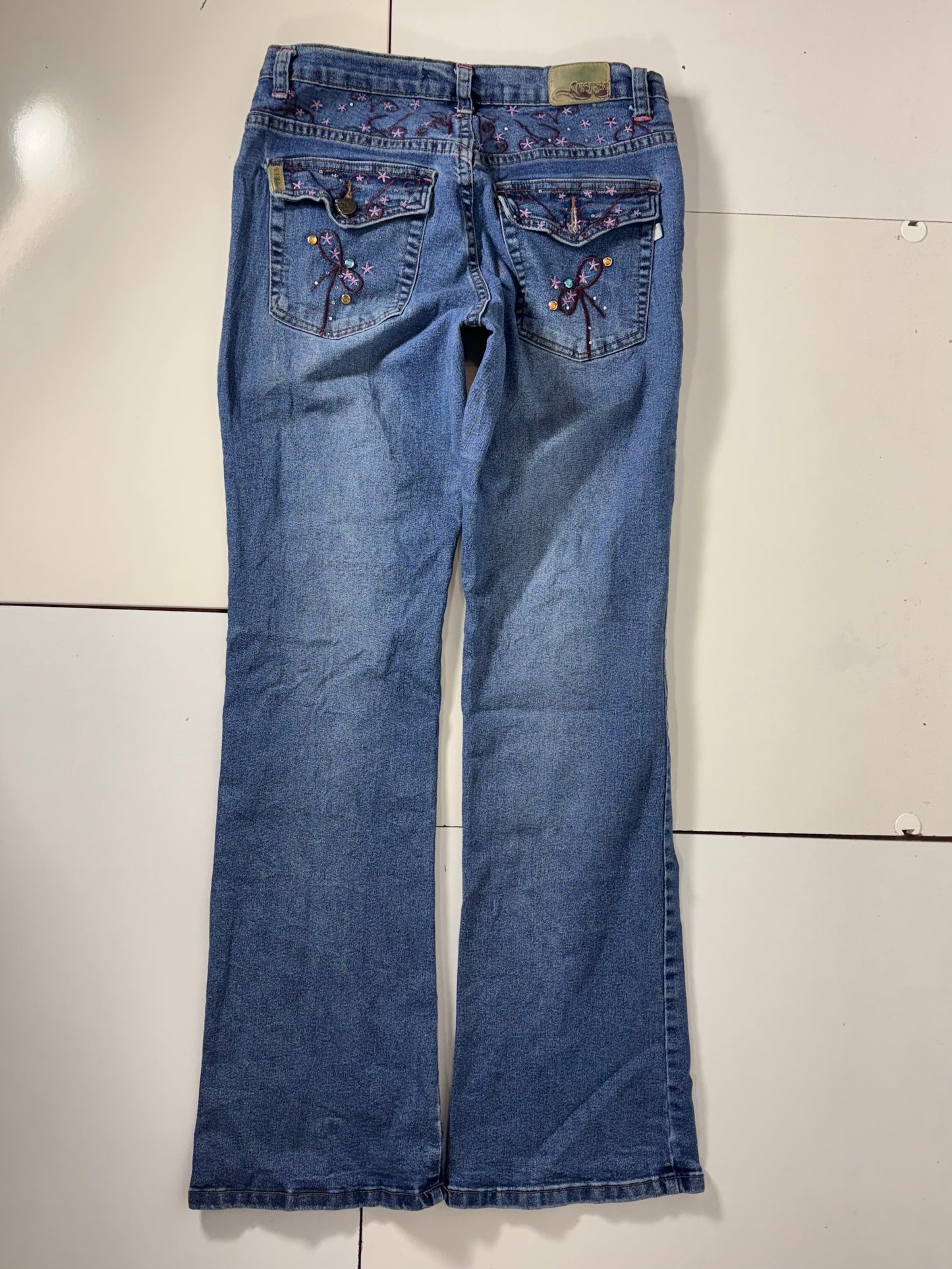 Utsvängda jeans stl: S