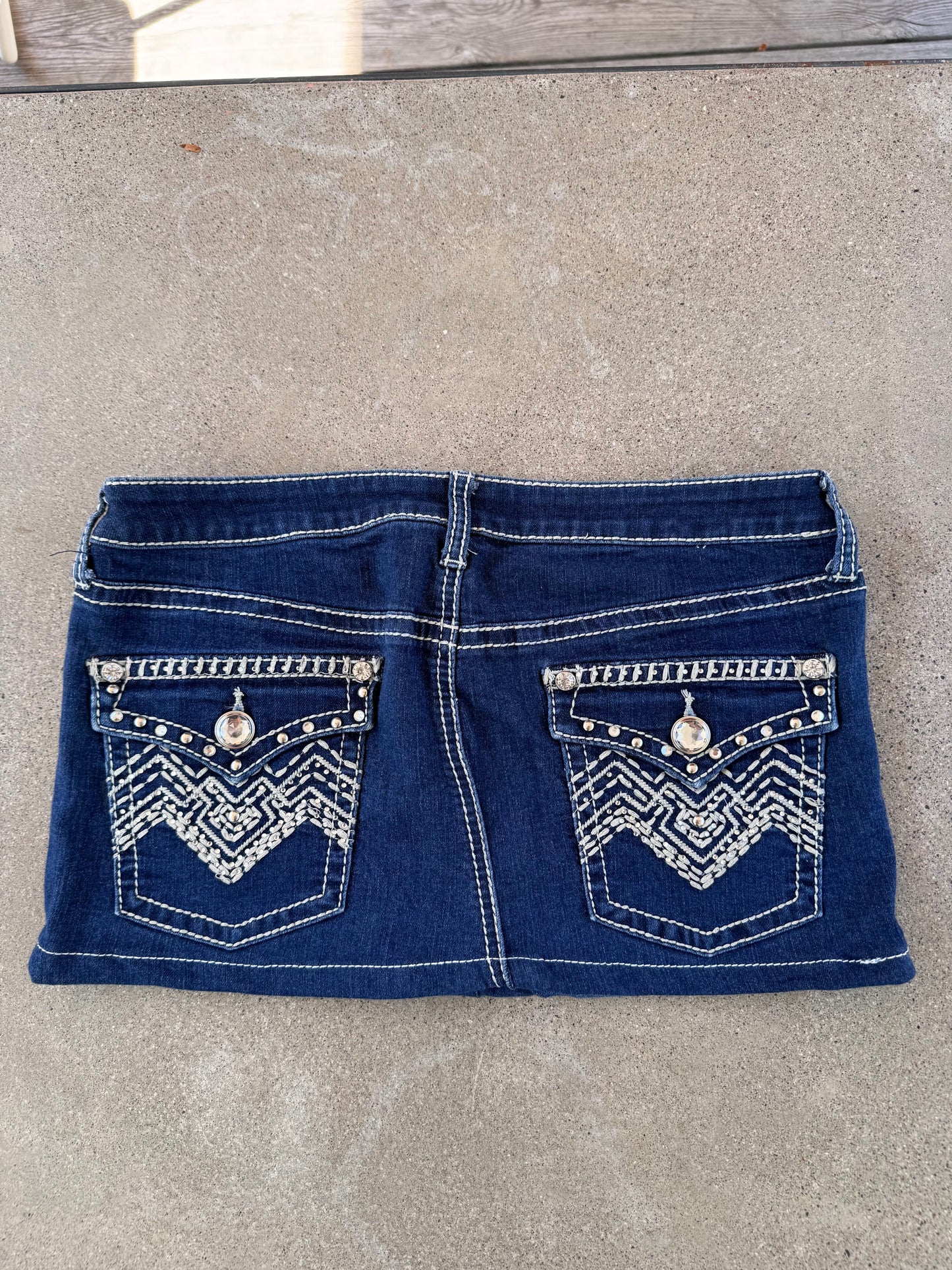 17 st jeanskjolar i blandade storlekar – second hand bundle