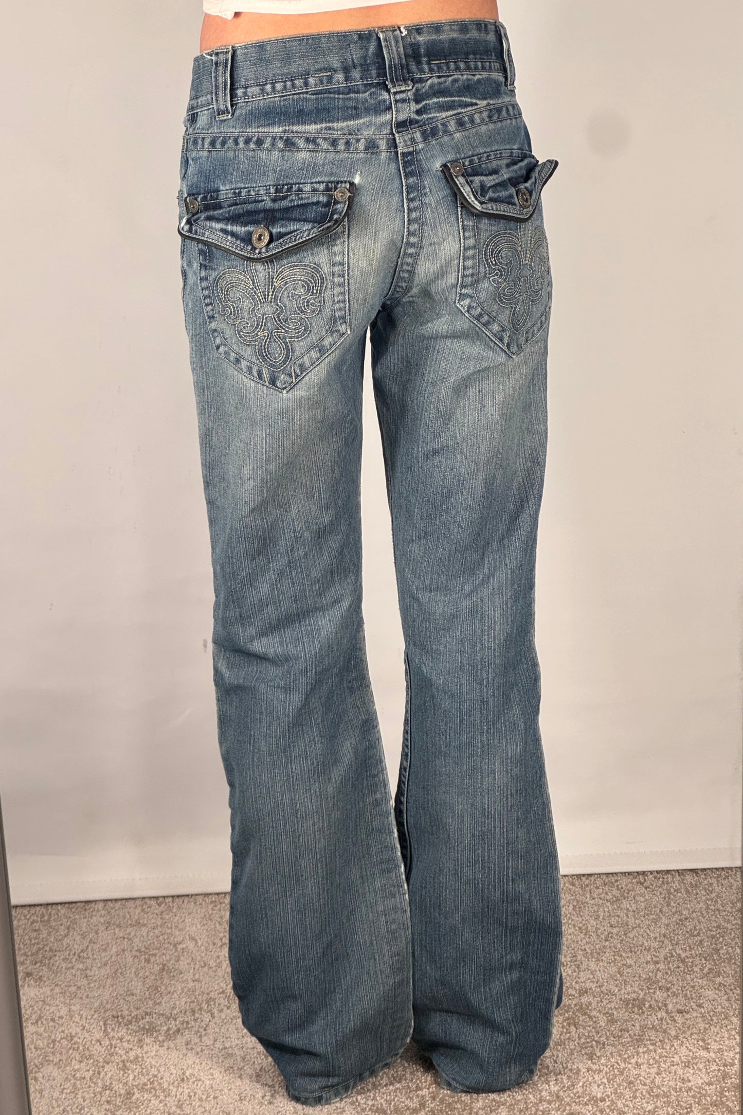 Utsvängda jeans stl: XS