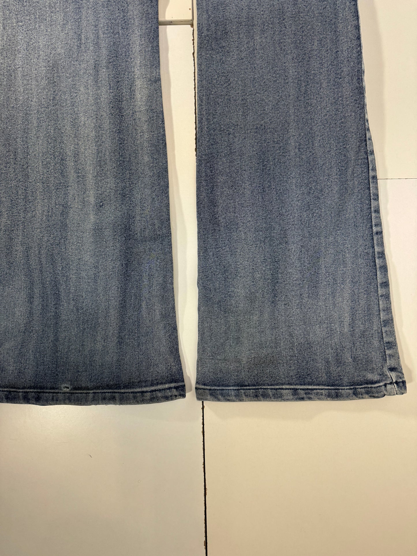Utsvängda jeans stl: XS