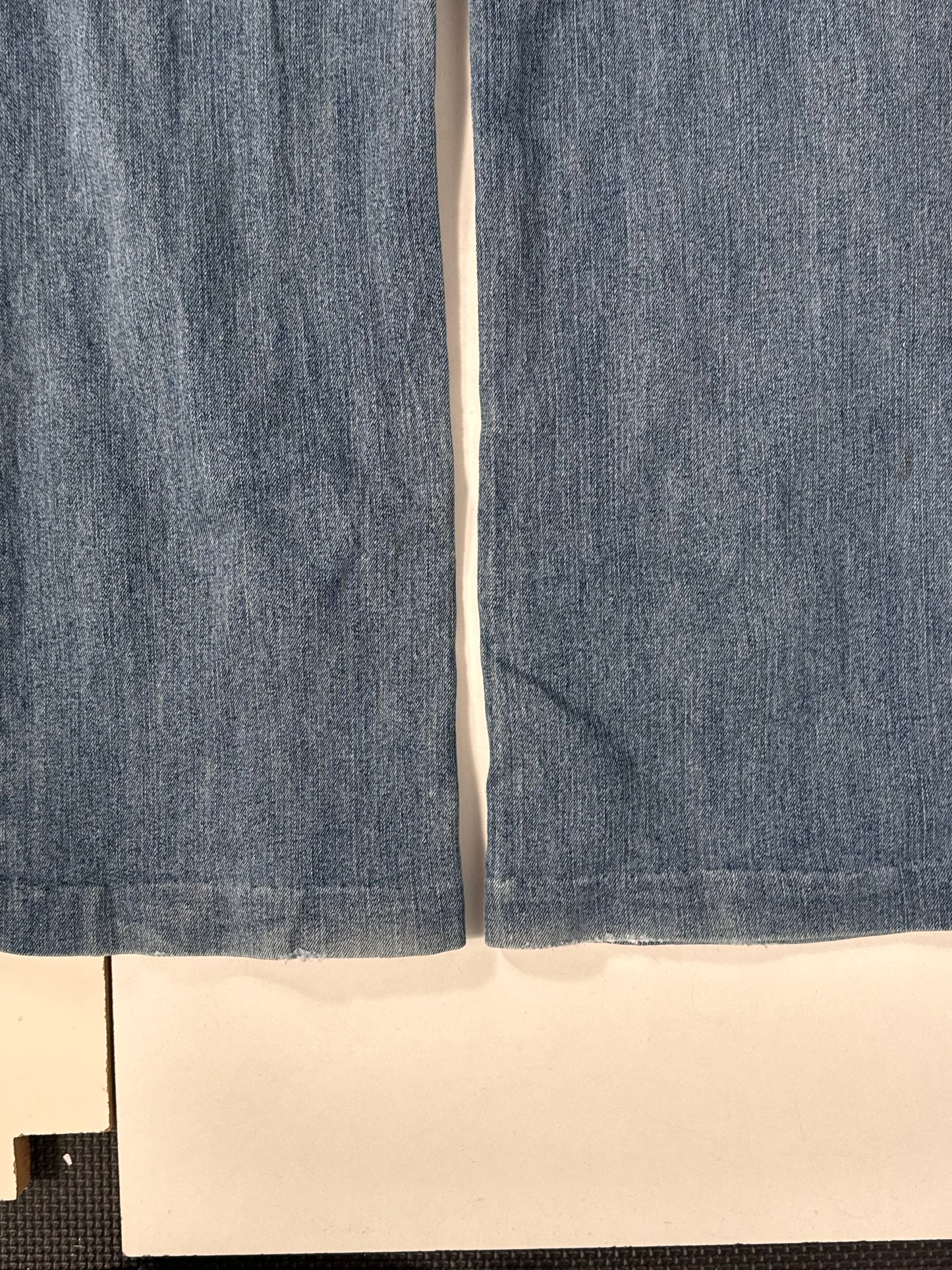Utsvingte jeans str: S/M