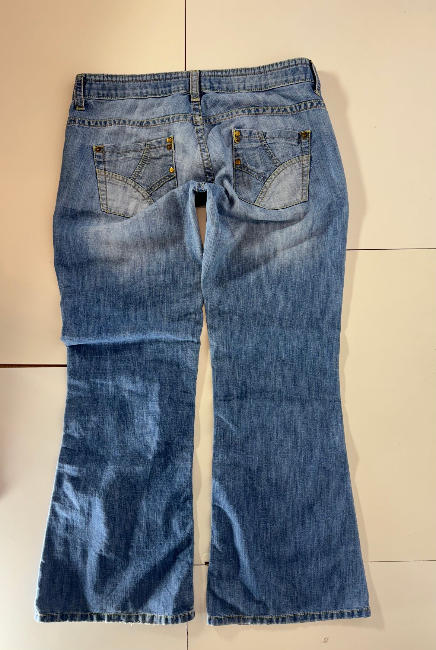 Lågmidjade jeans–stl: L