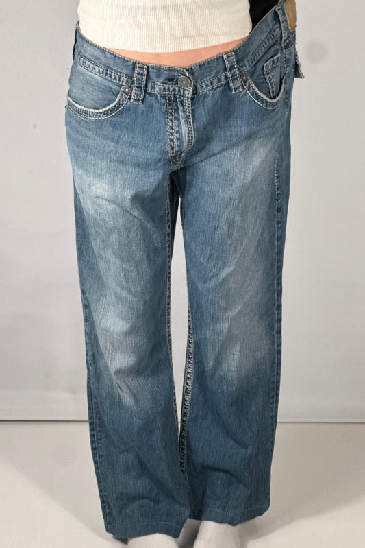 Utsvängda jeans stl: XXL