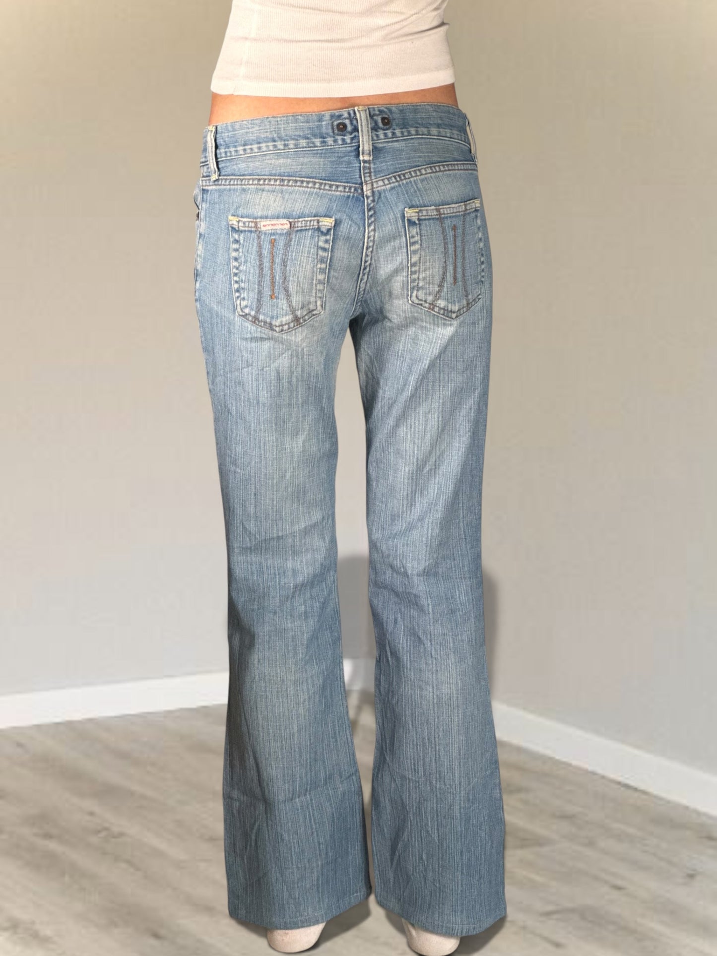 Low-rise jeans size: S
