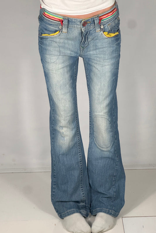 Utsvingte jeans str: S