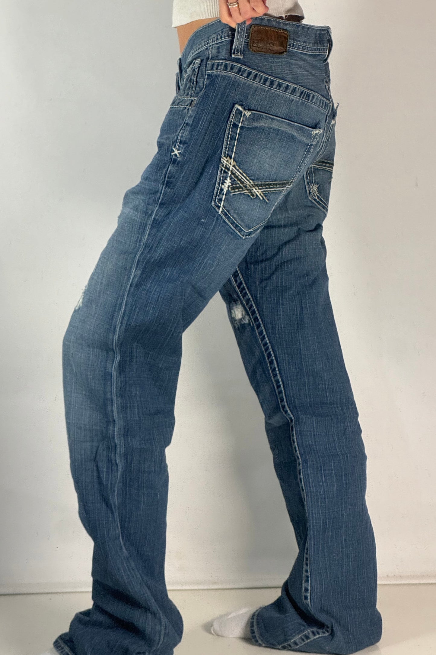 Utsvängda jeans stl: M