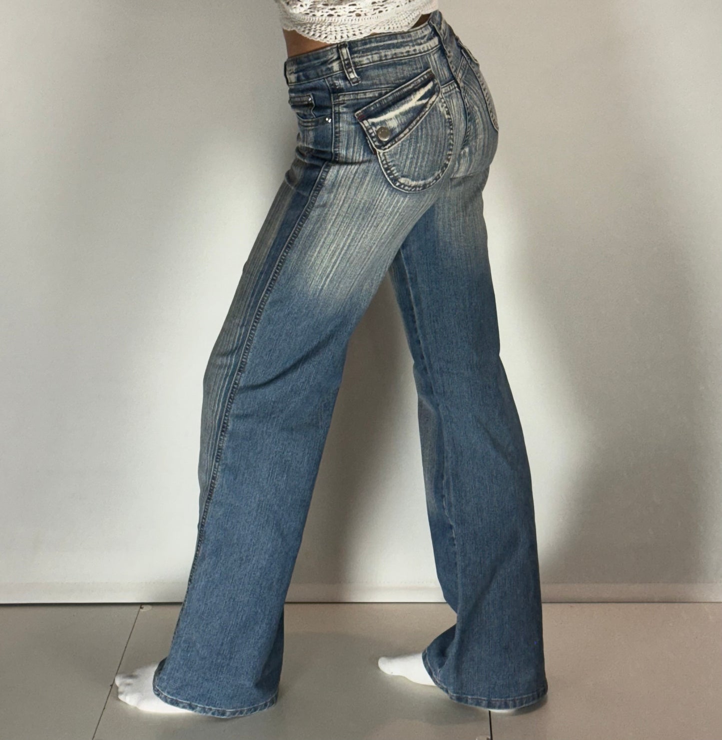 Utsvängda jeans–stl: XS