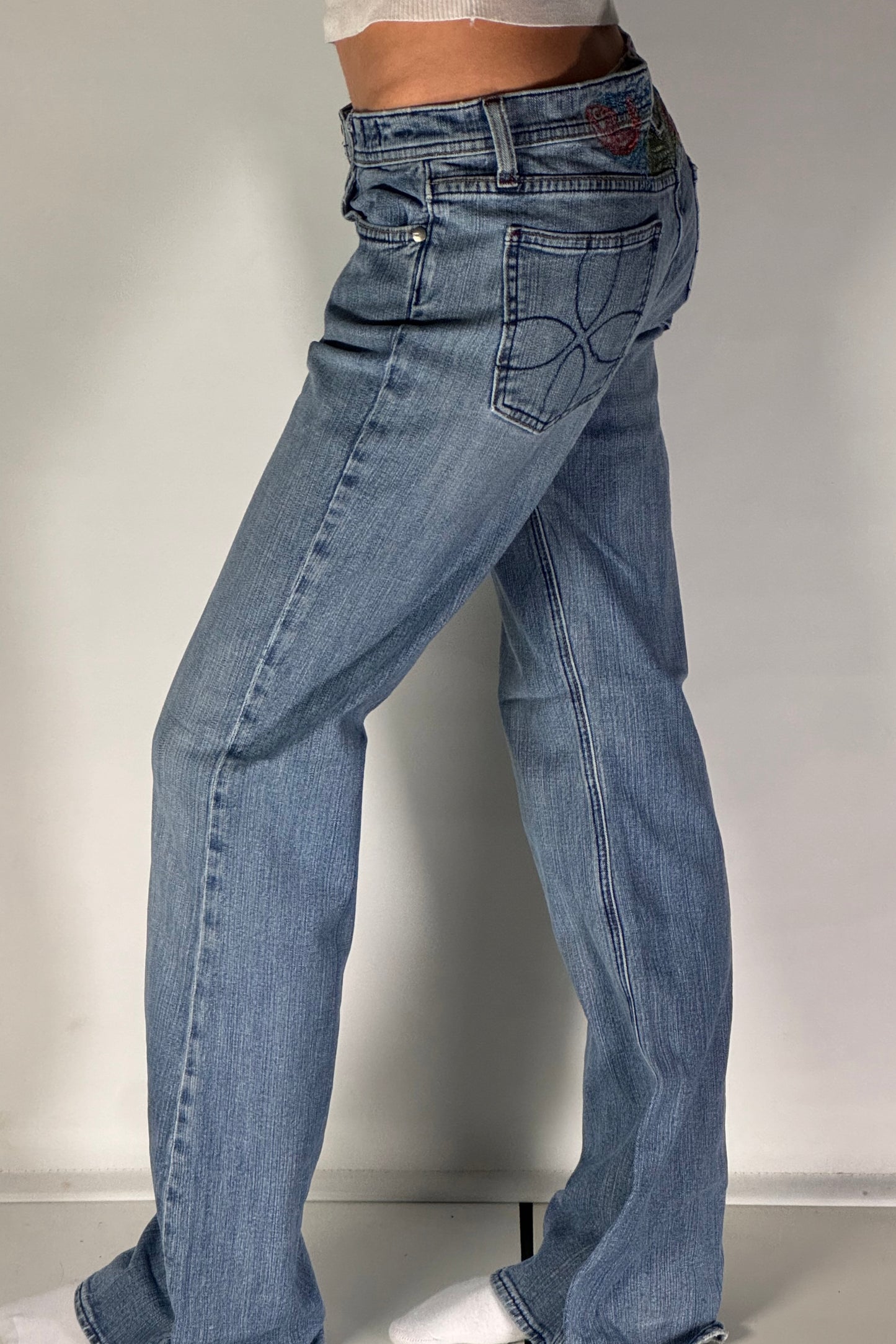 Utsvängda jeans stl: S