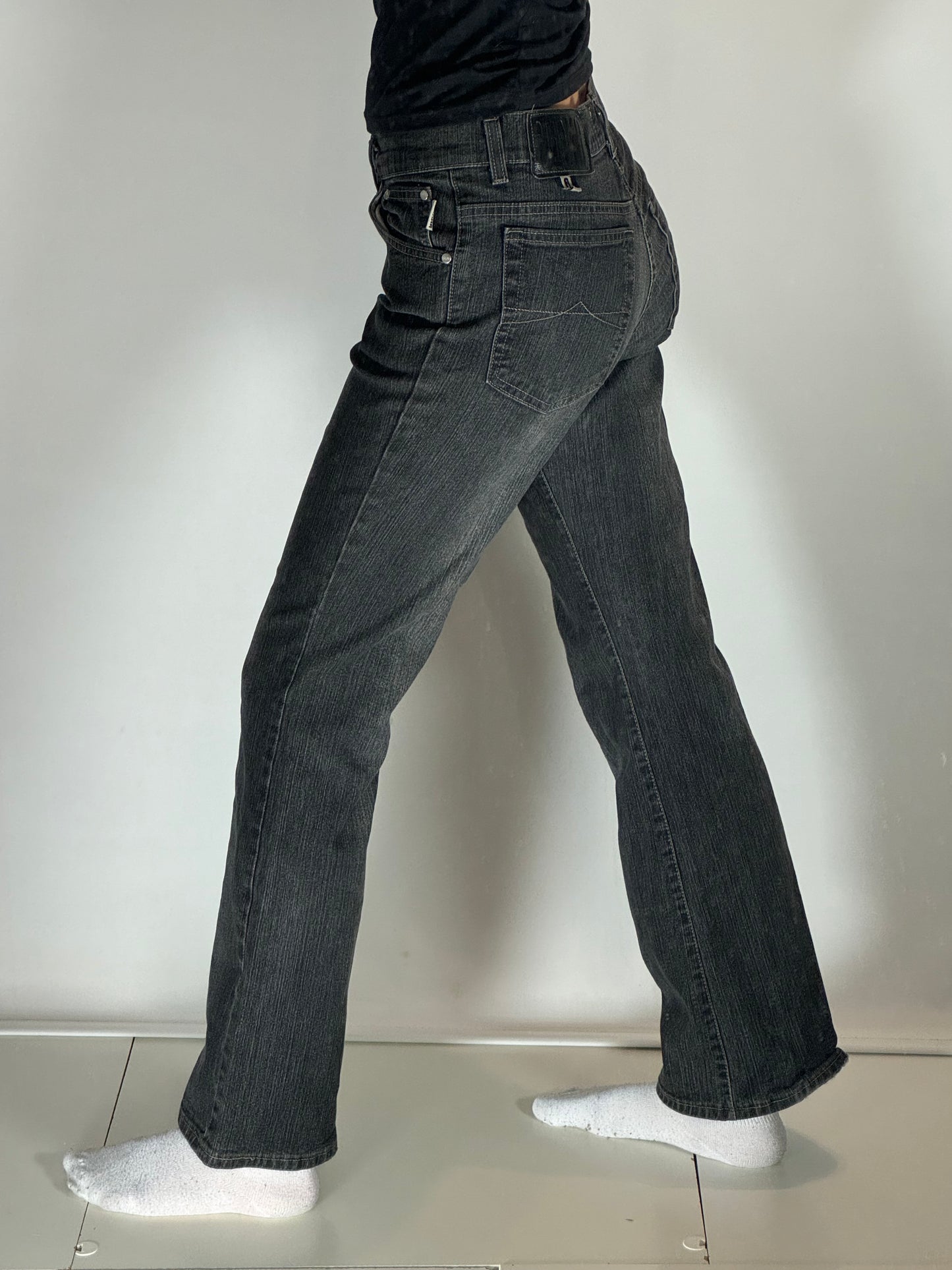 Utsvängda jeans stl: S