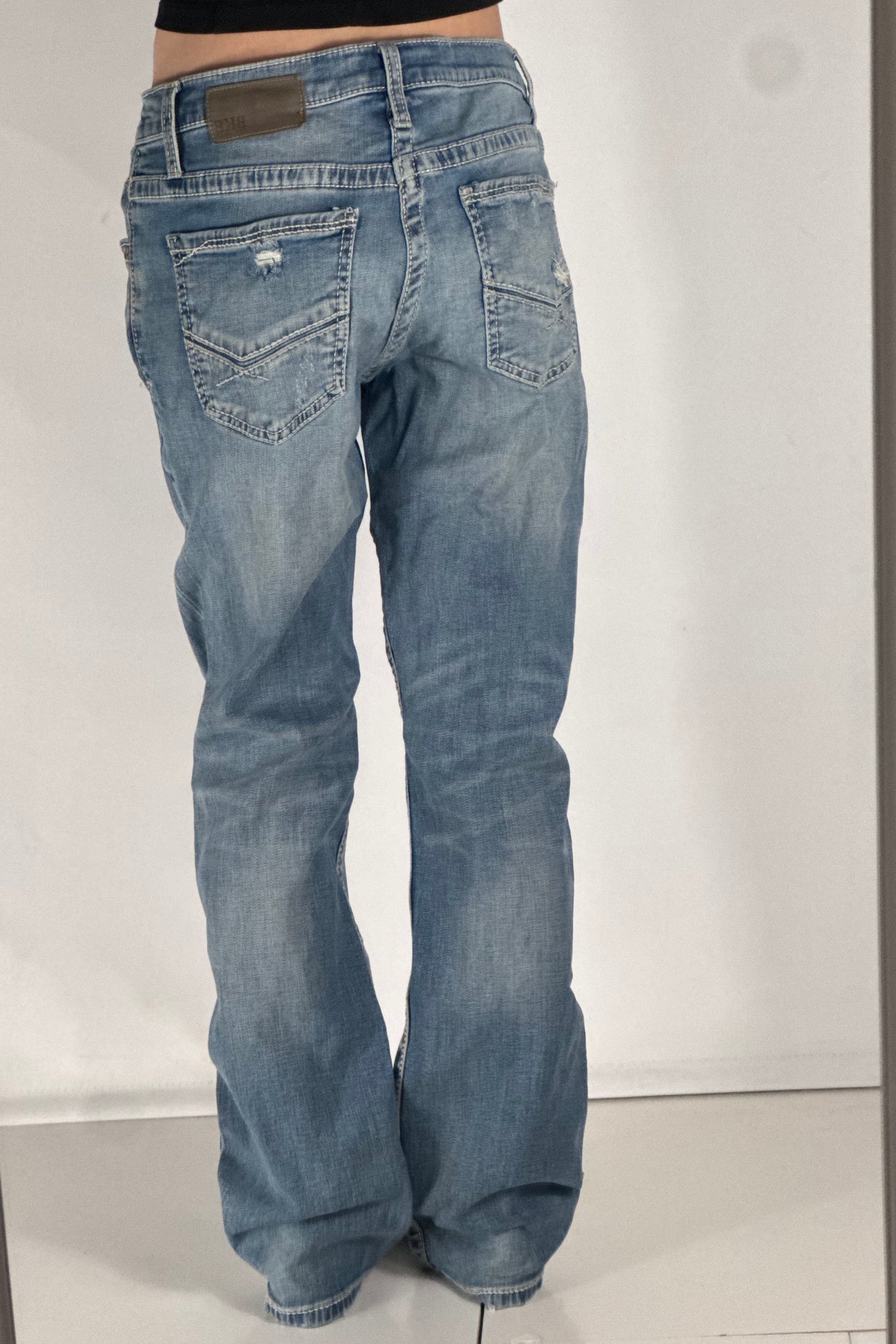 Utsvingte jeans str: