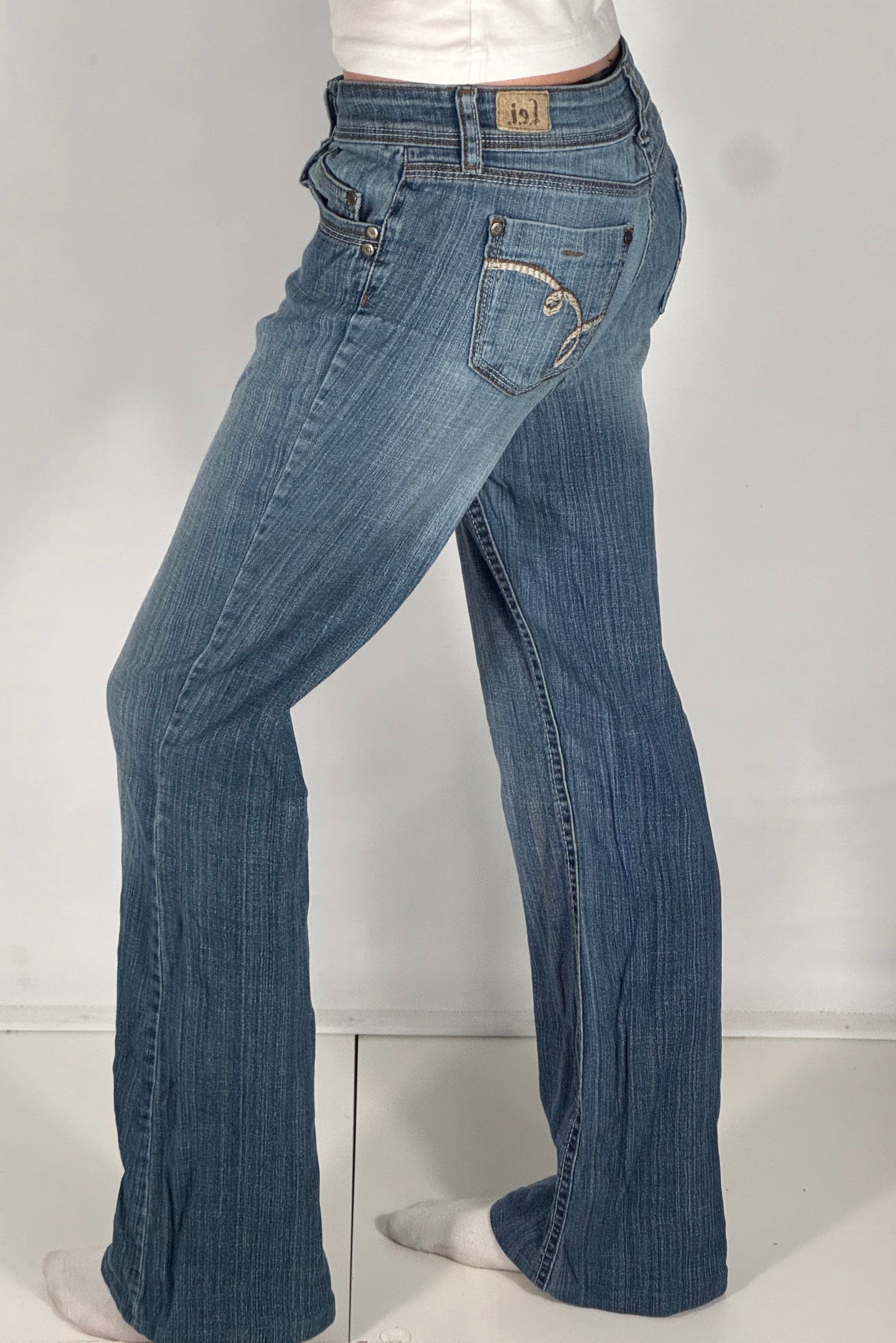 Utsvängda jeans stl: XS