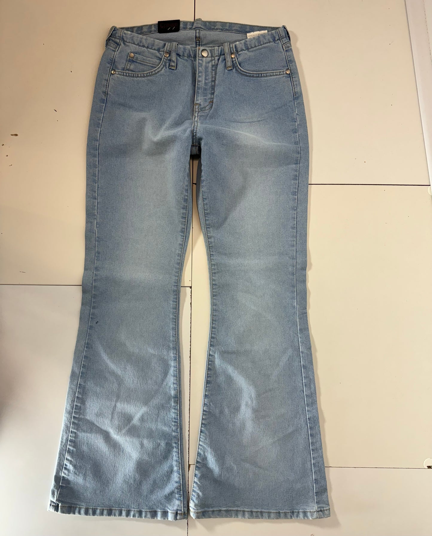 Utsvängda jeans stl: S