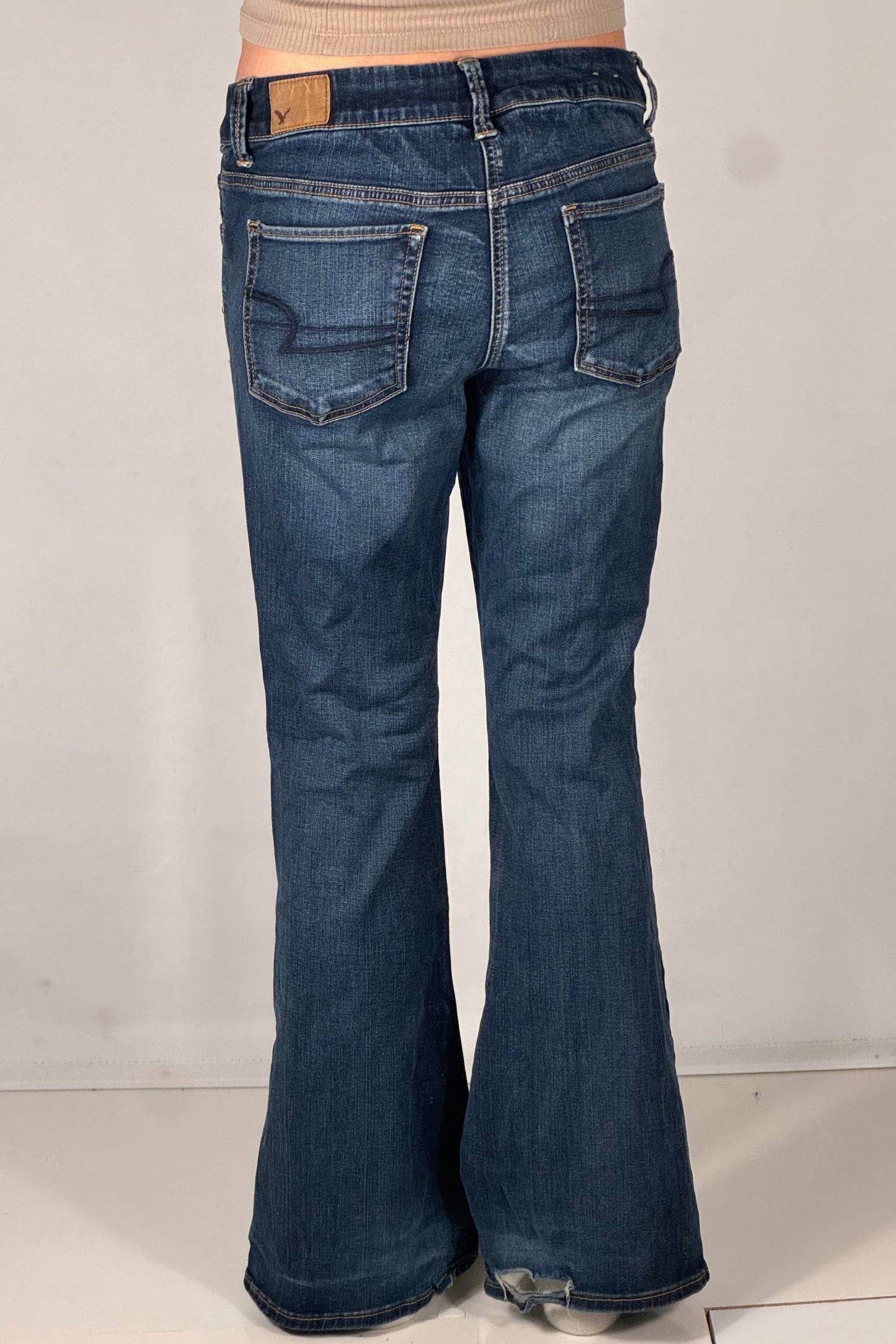 Utsvingte jeans str: S