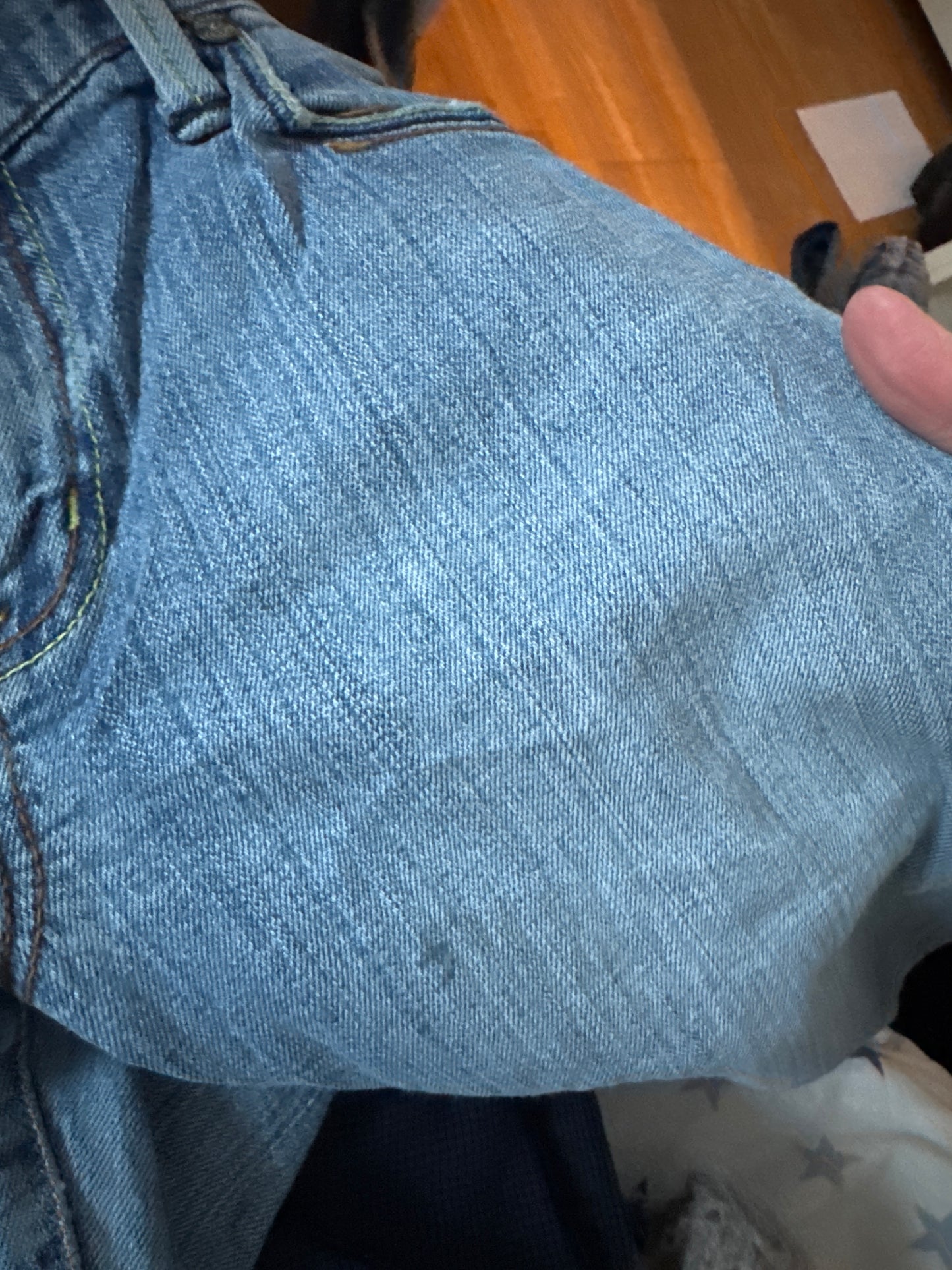 Utsvängda jeans stl: M
