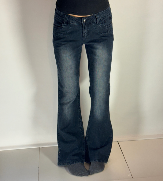 Lågmidjade jeans–stl: L