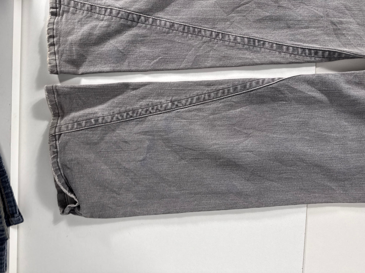 Utsvängda jeans stl: M