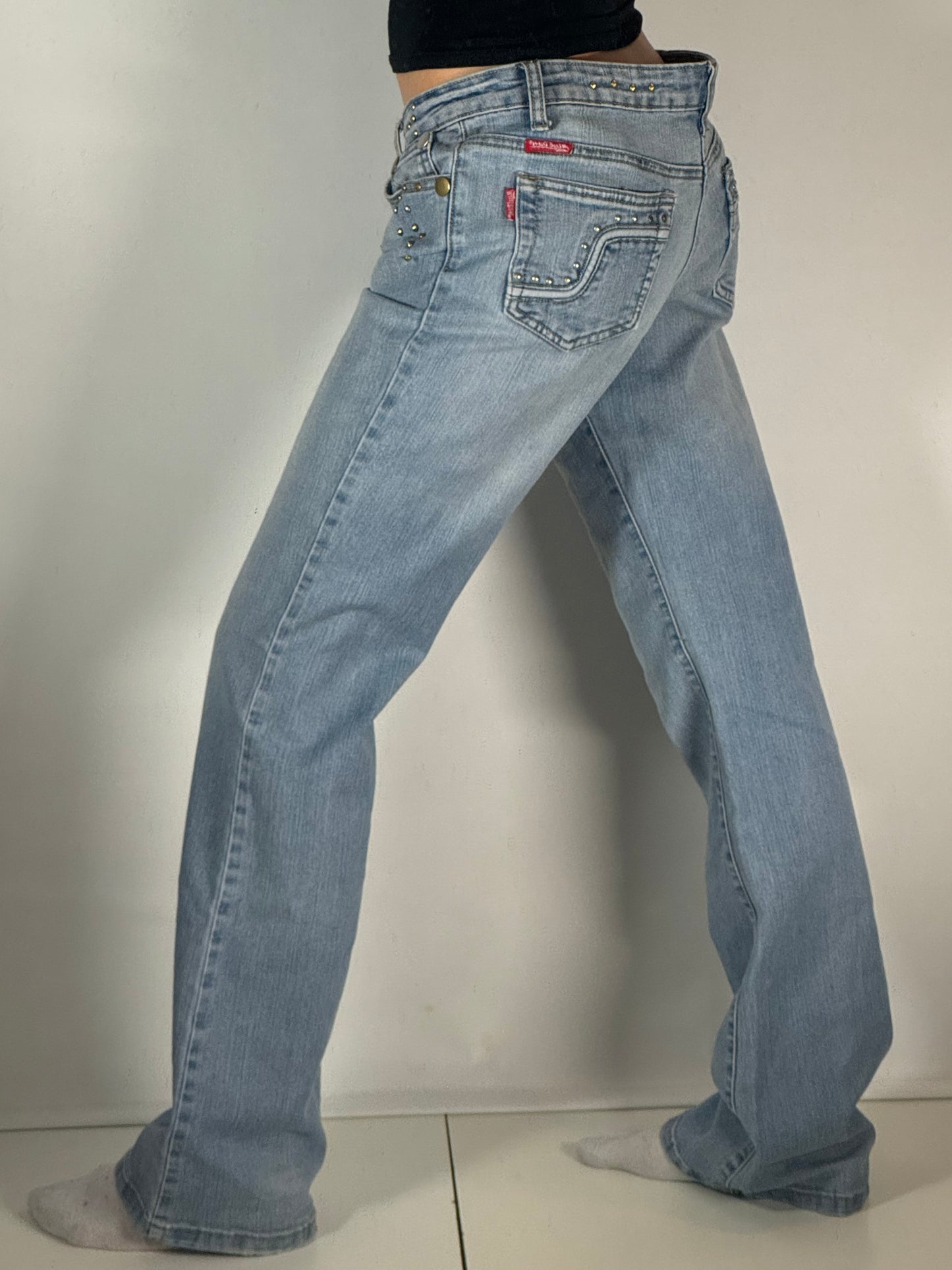 Utsvängda jeans stl: M