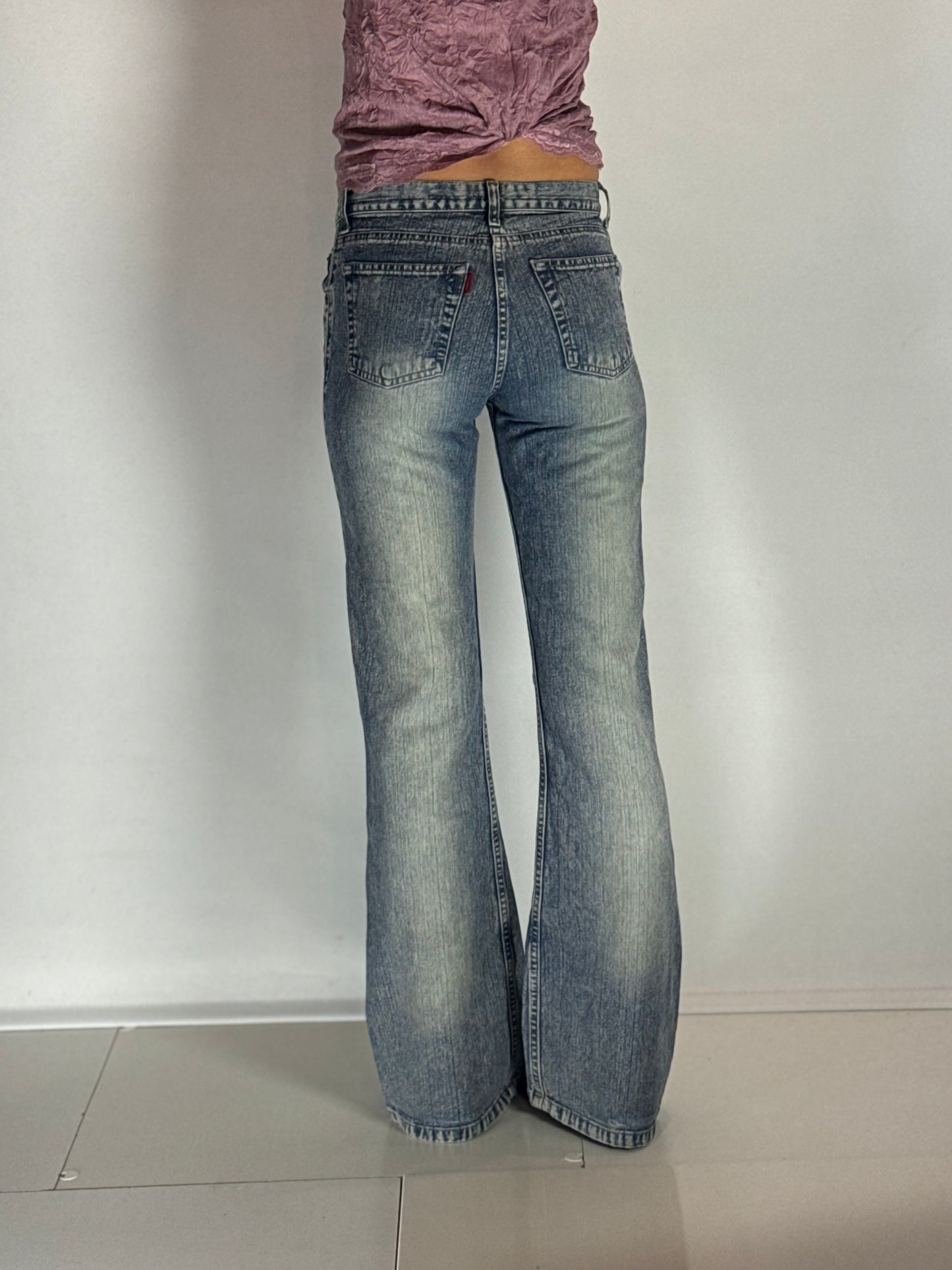 Utsvängda jeans–stl: XXS