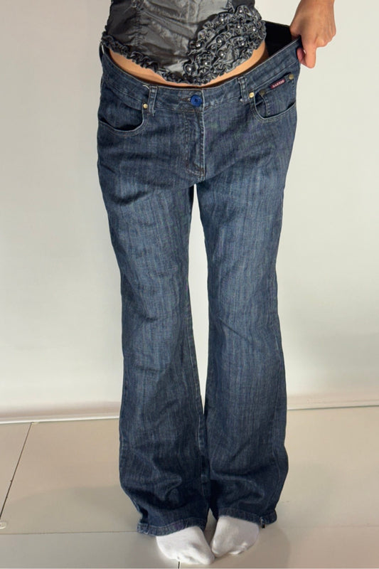 Utsvängda jeans–stl: L