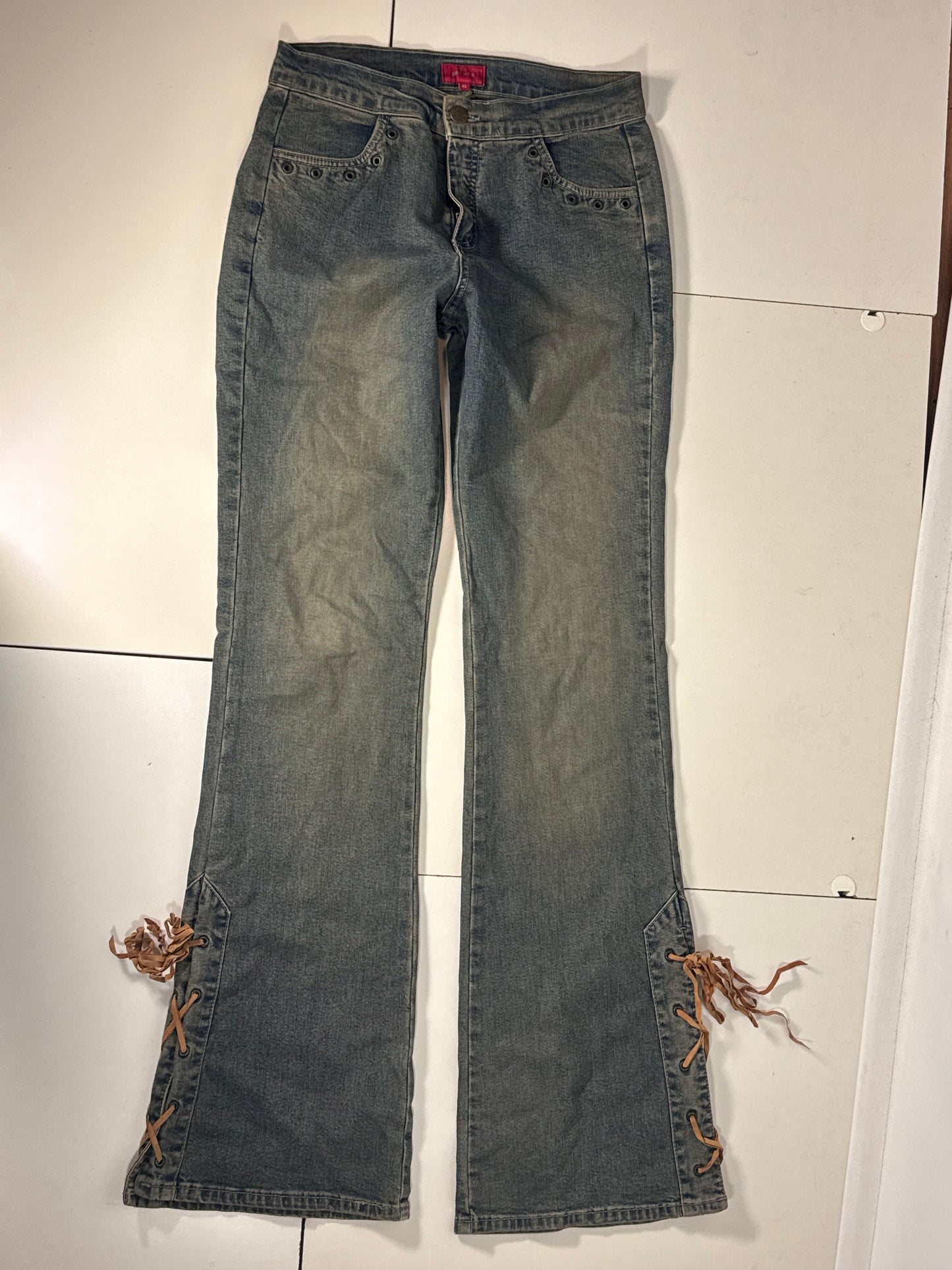 Utsvängda jeans stl: S
