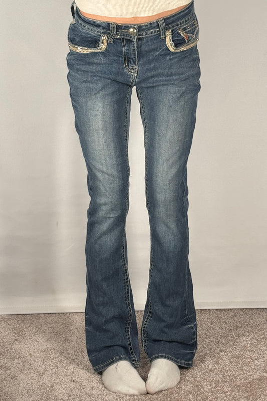 Utsvingte jeans str: XS