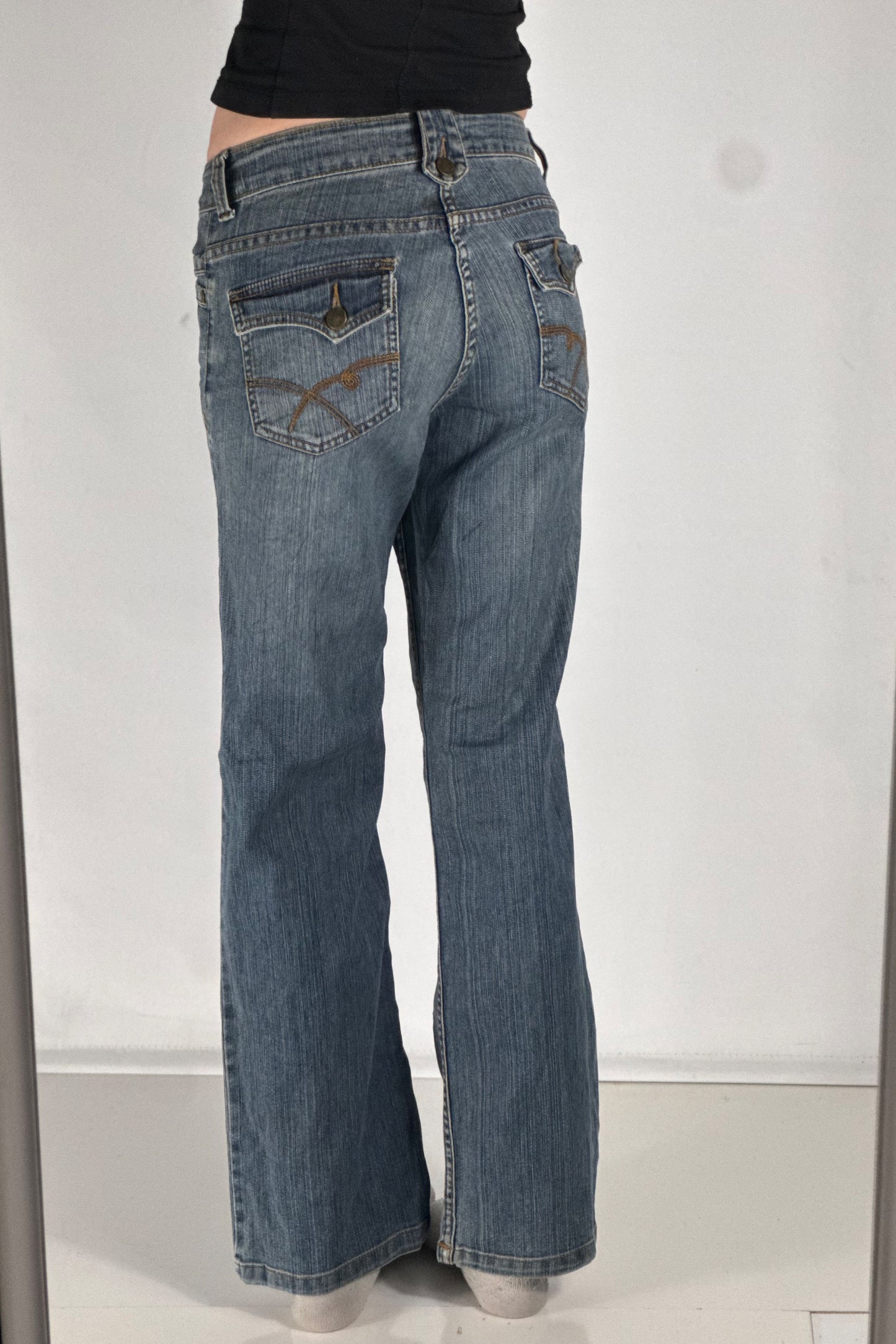 Utsvingte jeans str: XS