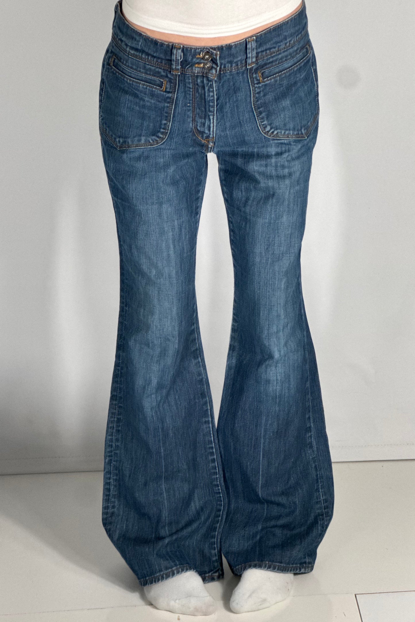 Utsvängda jeans stl: S/M