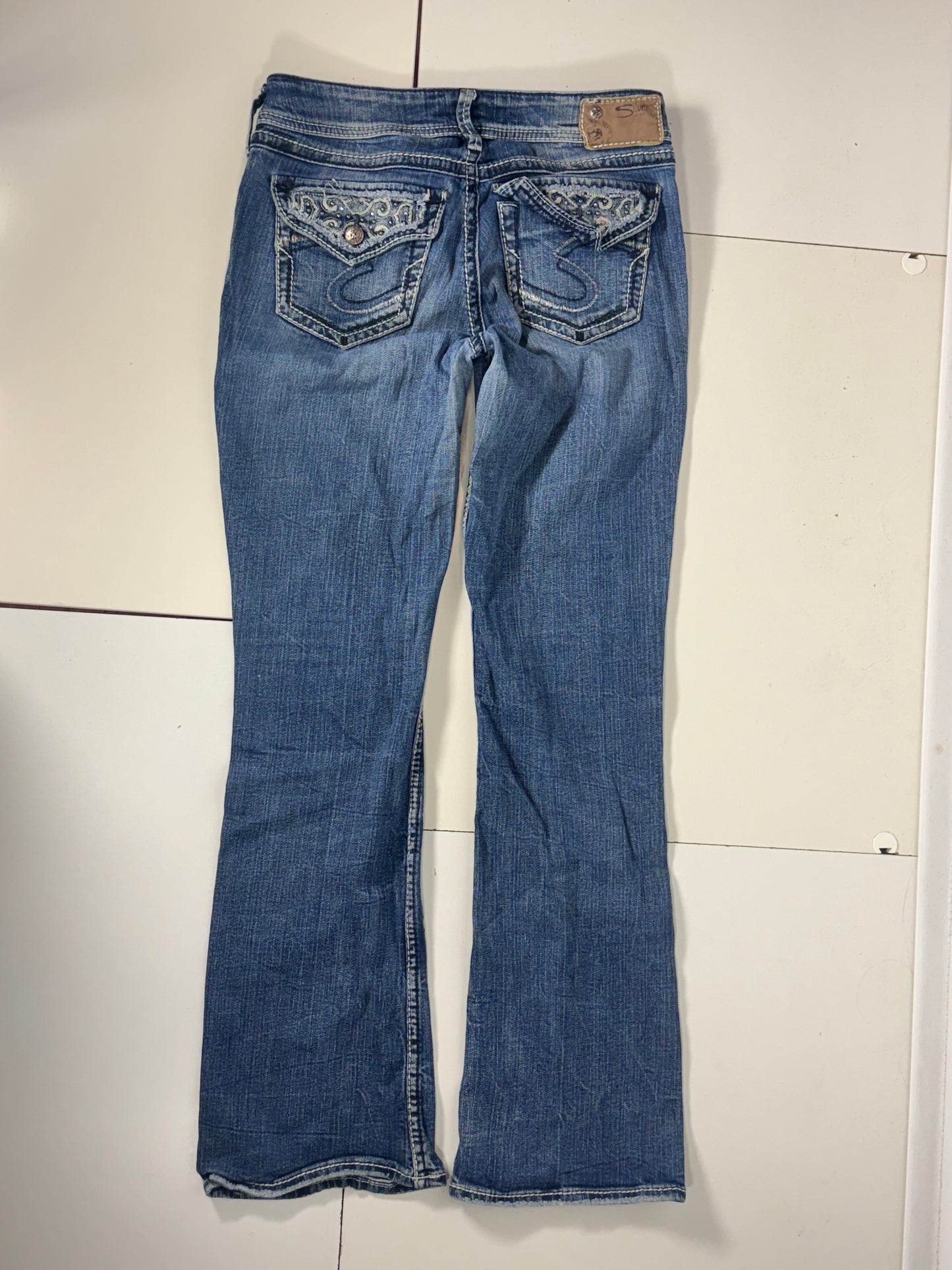 Utsvängda jeans stl: S