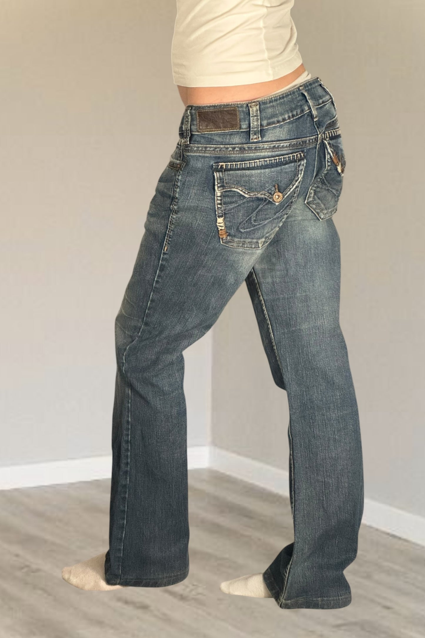 Utsvängda jeans stl: M/L