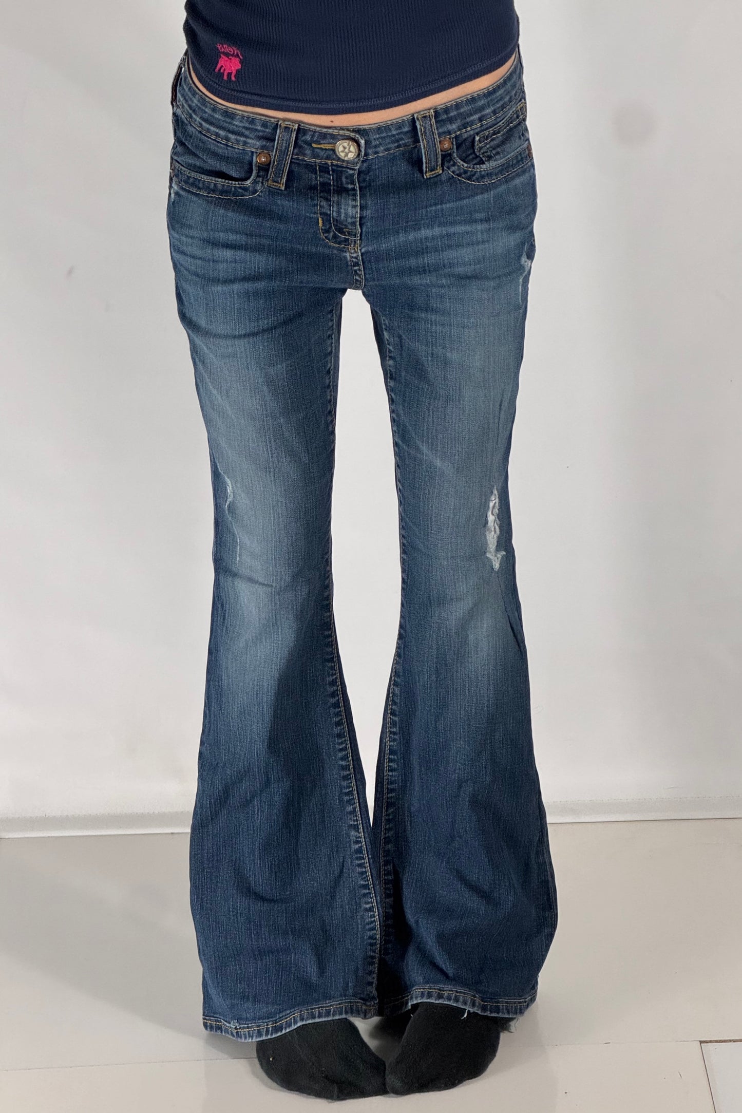 Utsvängda jeans stl: S