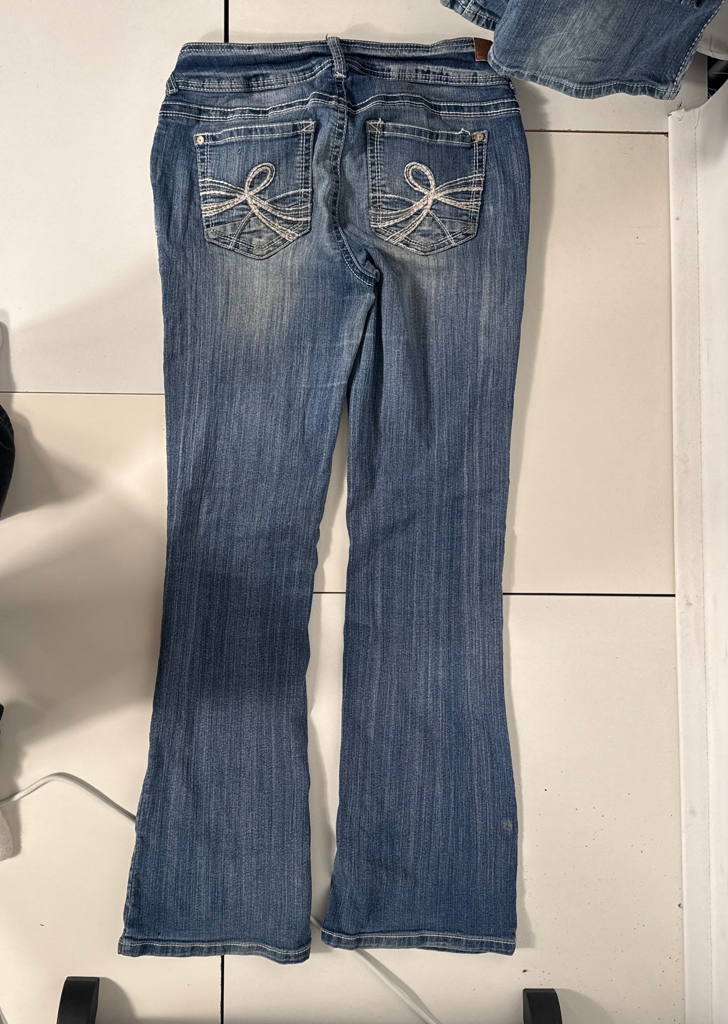 Utsvängda jeans stl: S/M