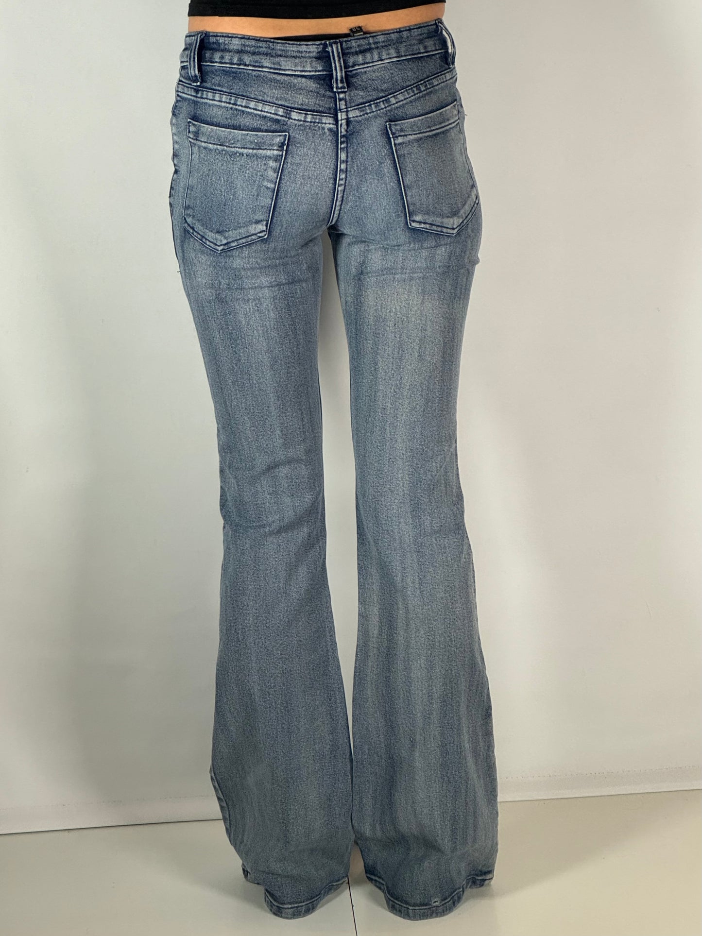 Utsvängda jeans stl: XS