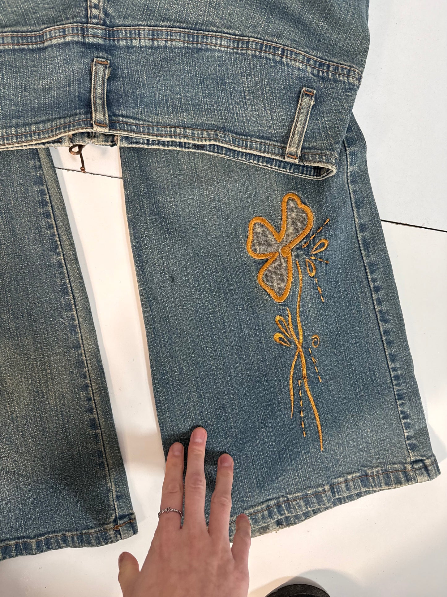 Utsvingte jeans str: M