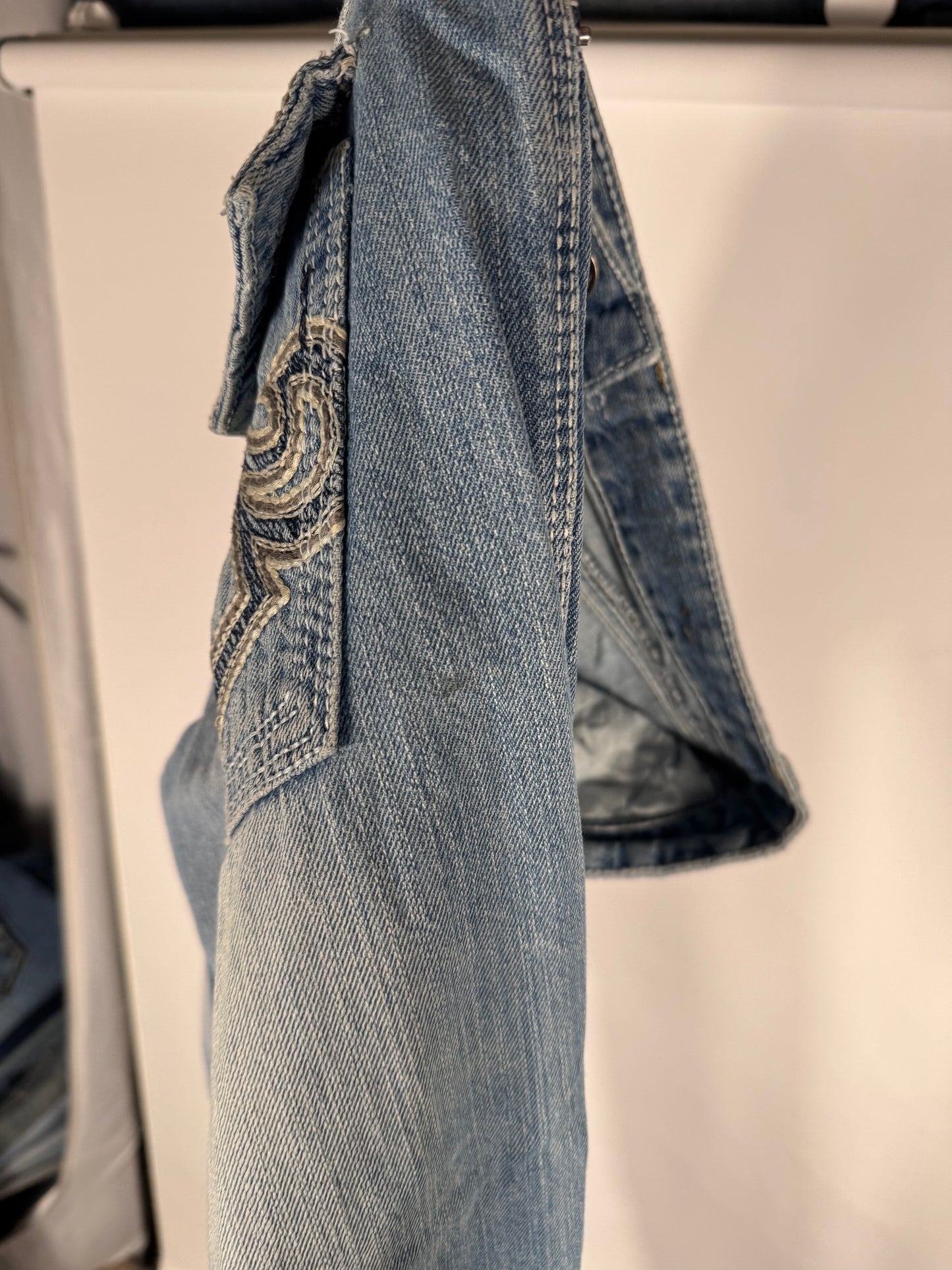 Utsvängda jeans stl: S