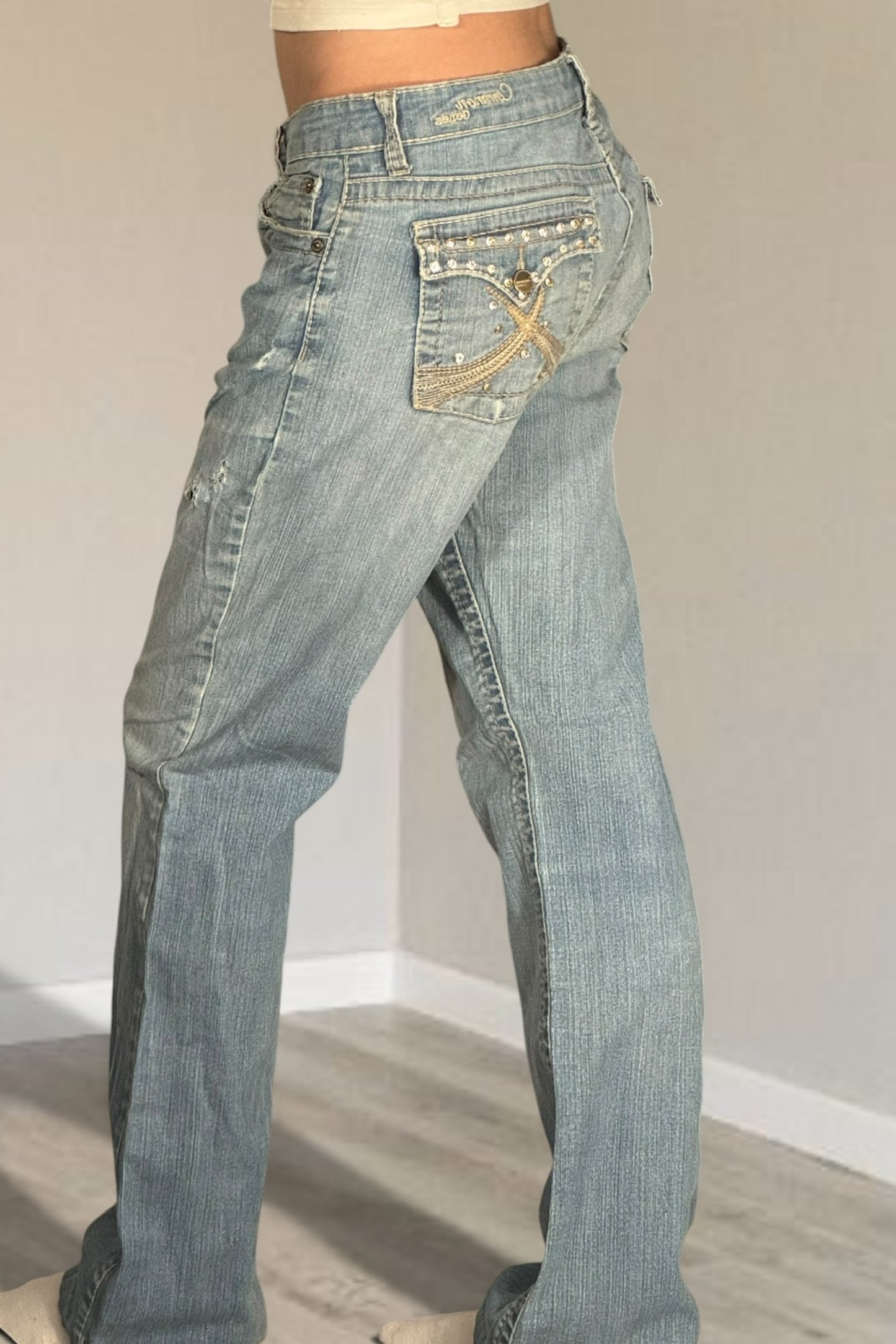 Utsvängda jeans stl: S