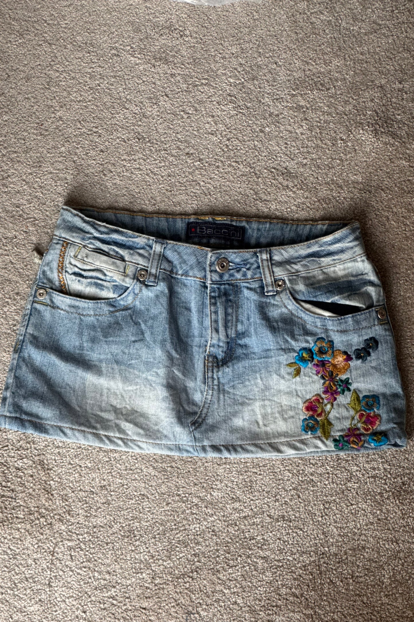 Denim skirt size: XS