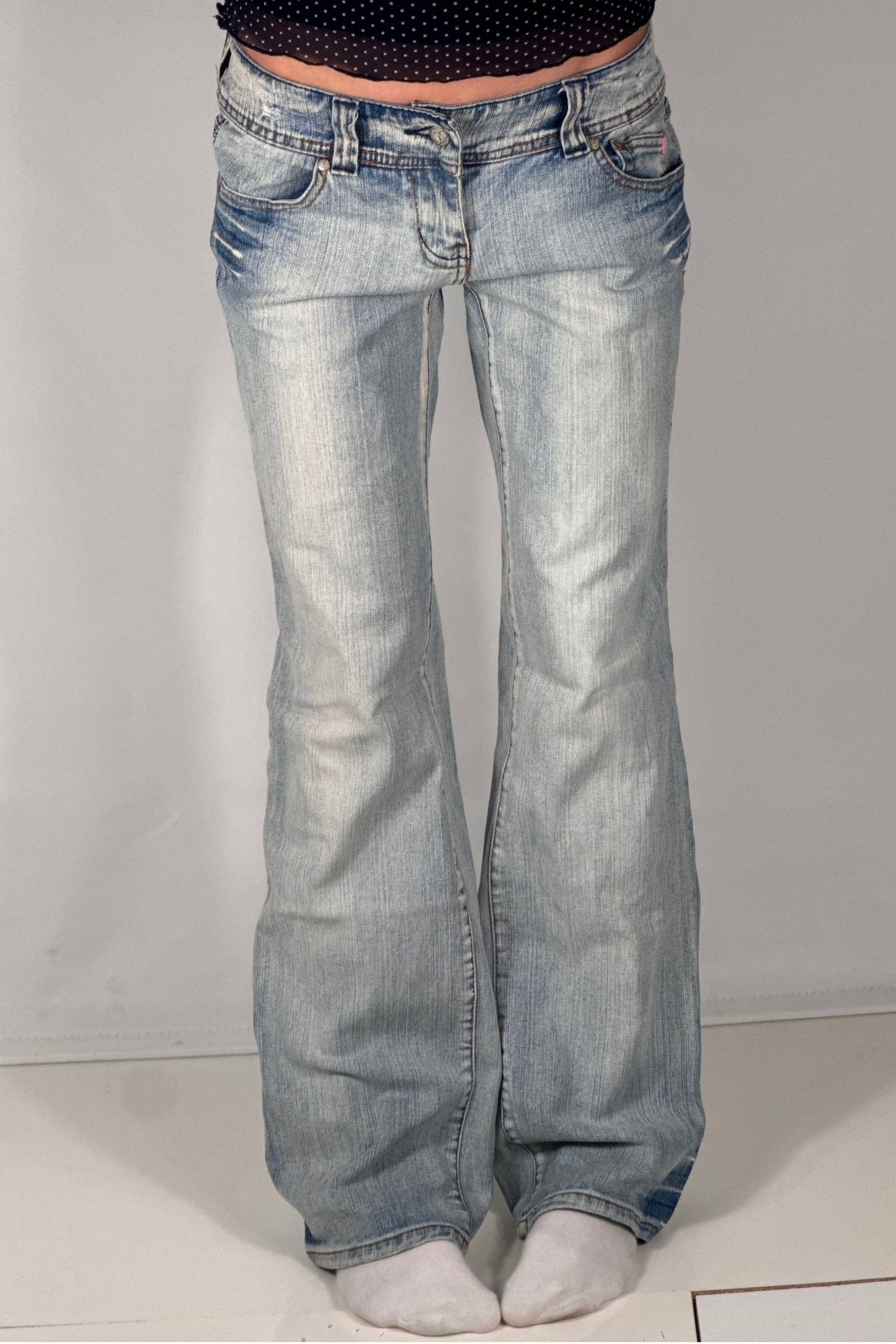 Utsvingte jeans str: S
