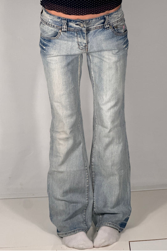 Utsvingte jeans str: S