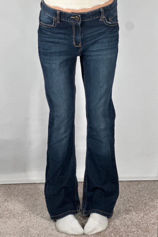 Utsvingte jeans str: M
