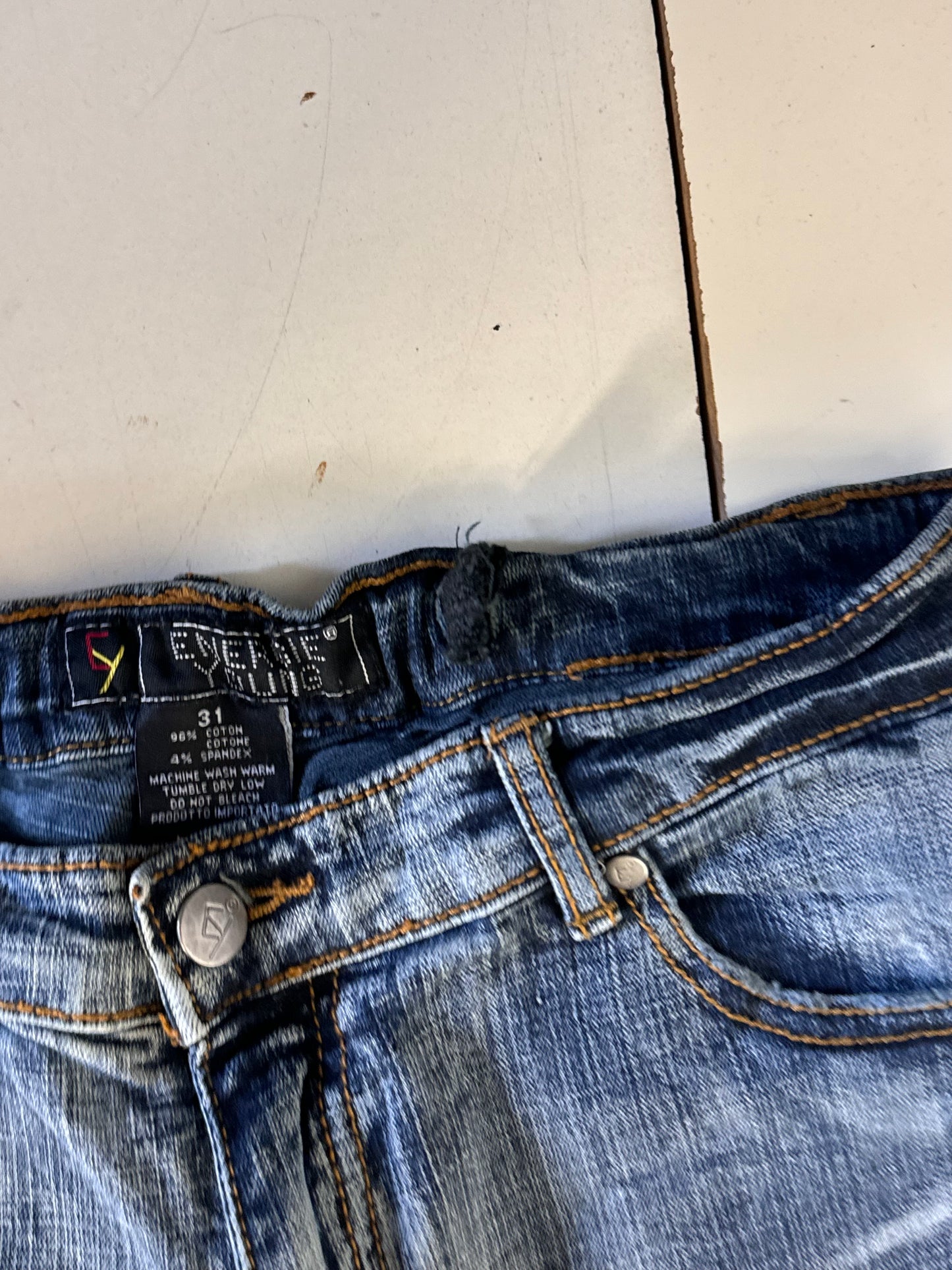 Utsvängda jeans stl: S