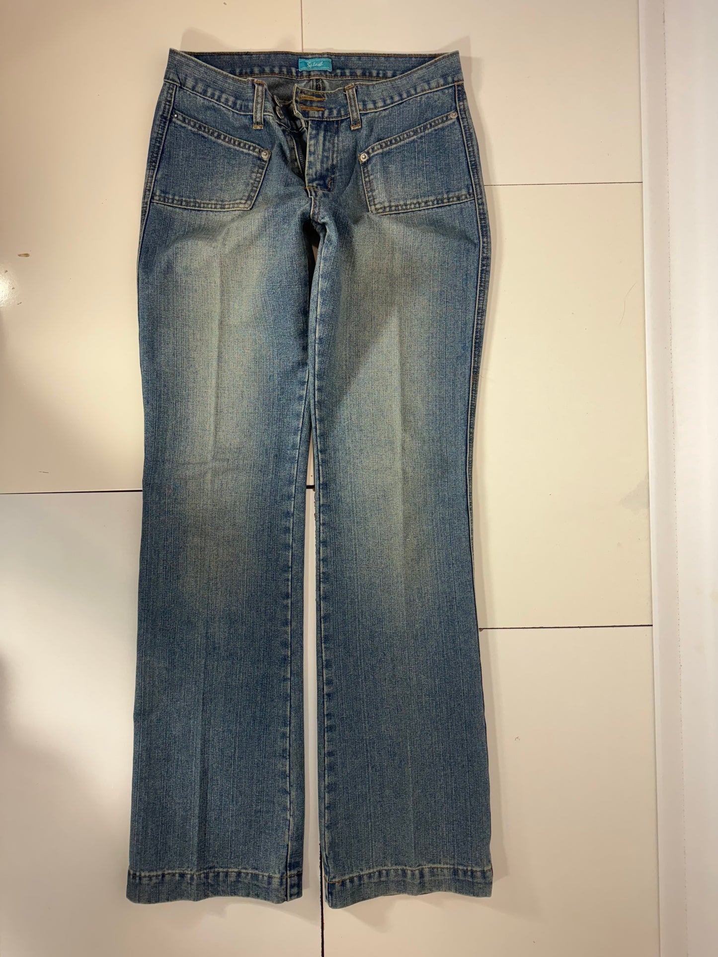 Utsvängda jeans stl: S