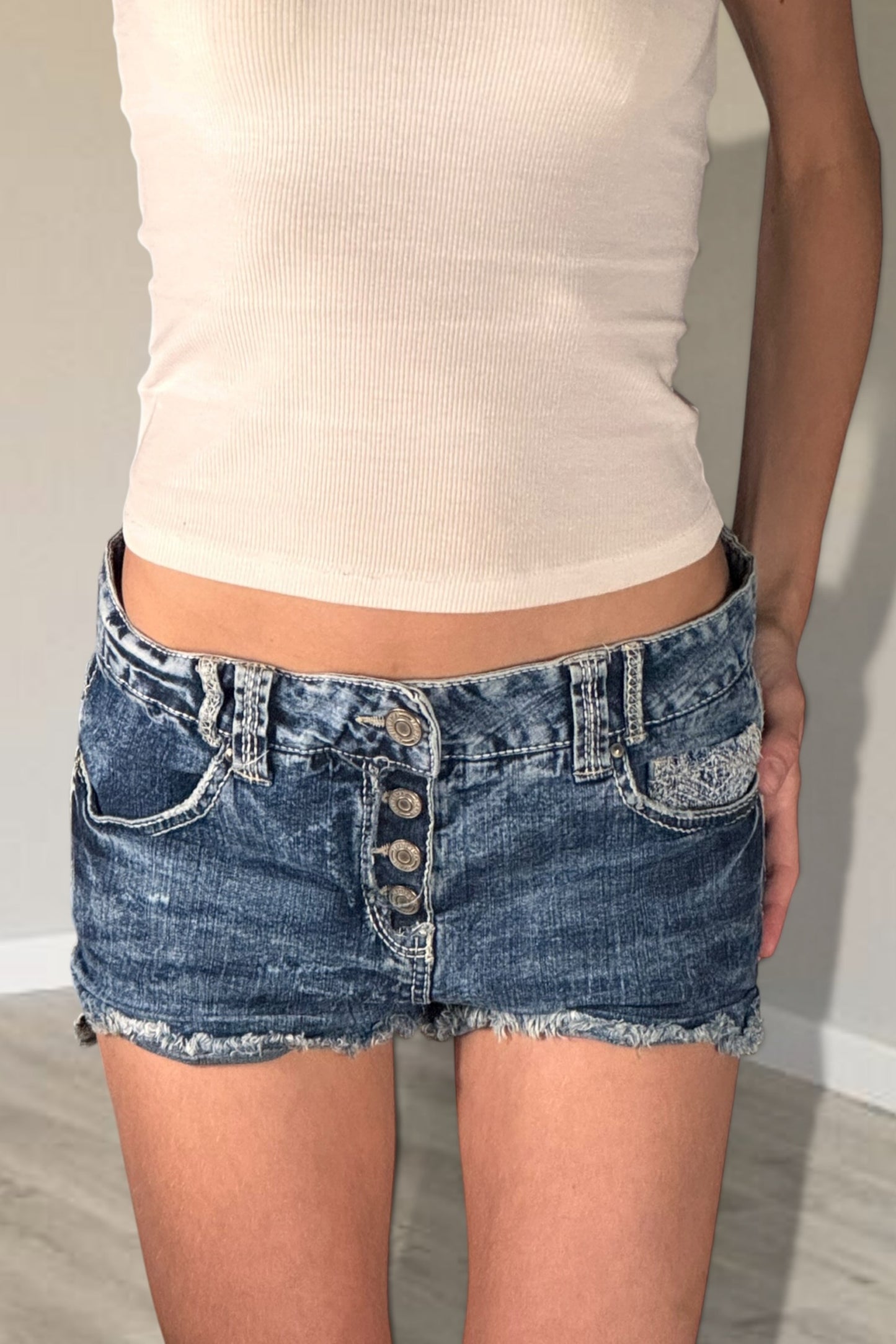 Low-rise jeans size: S