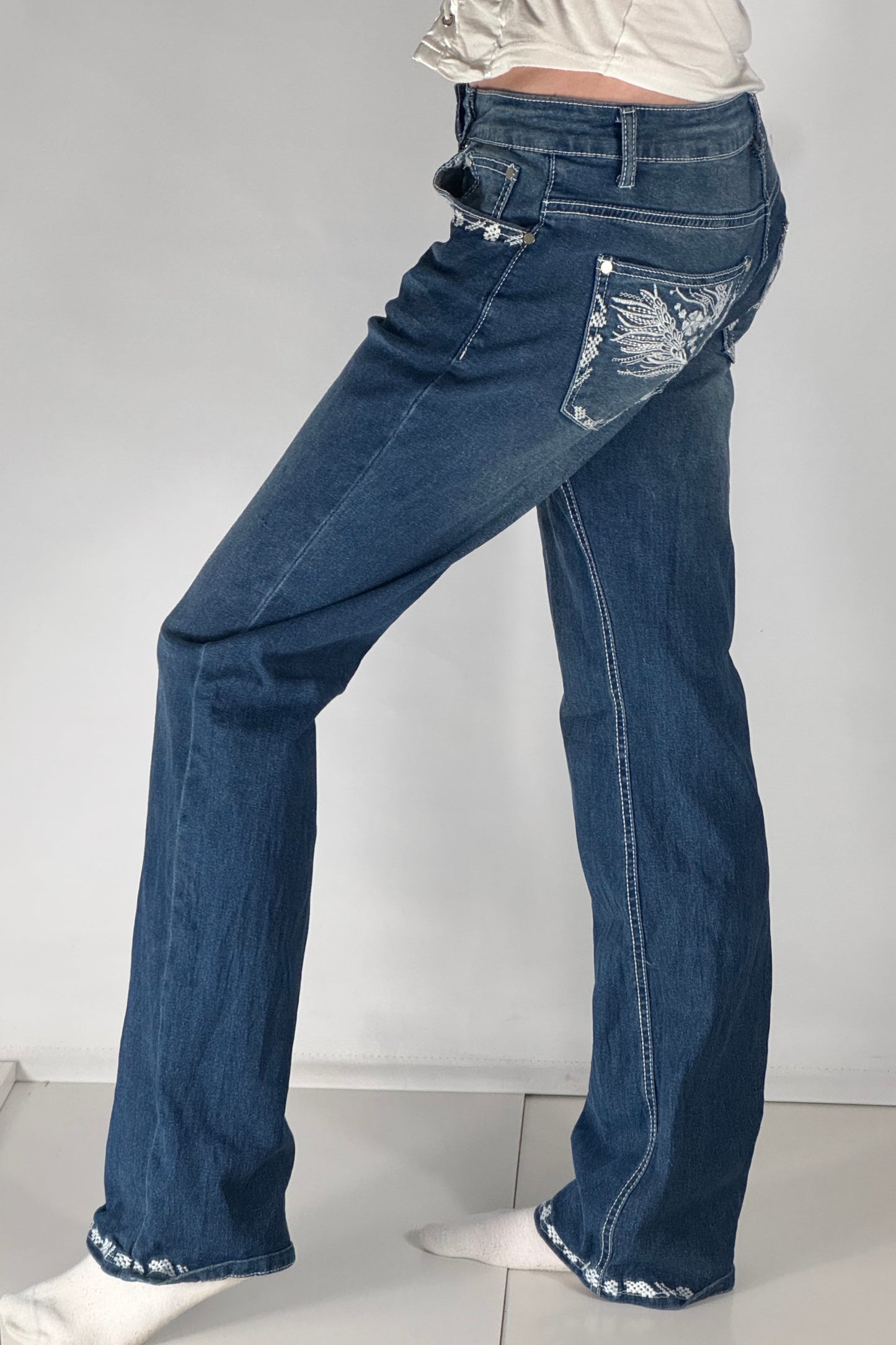 Utsvängda jeans stl: S