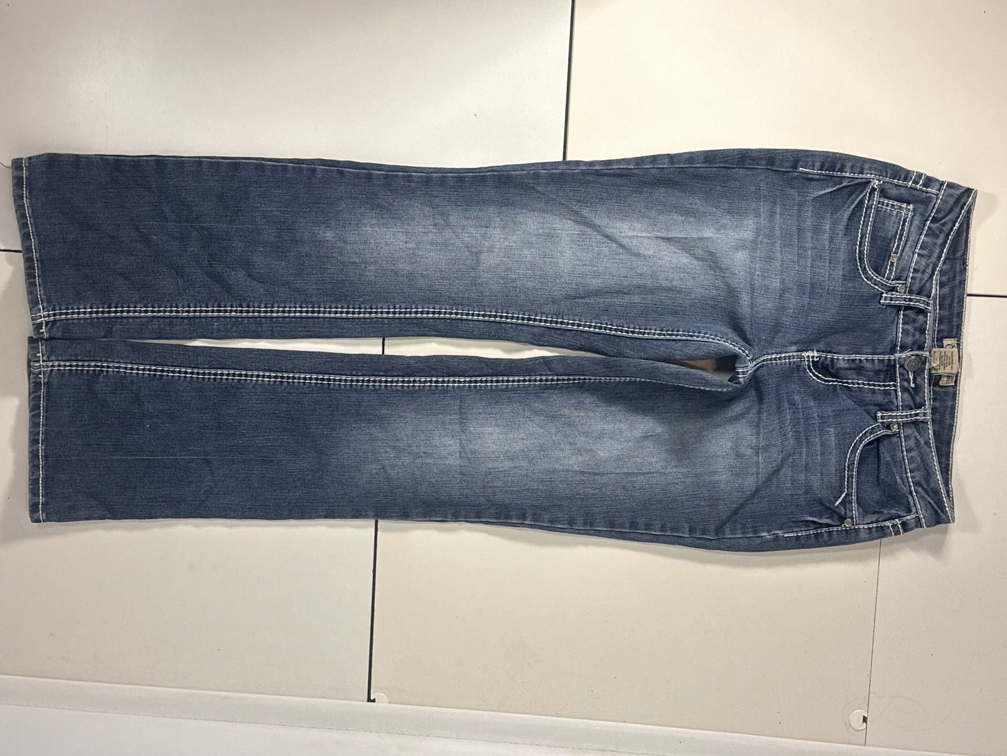 Utsvängda jeans stl: S